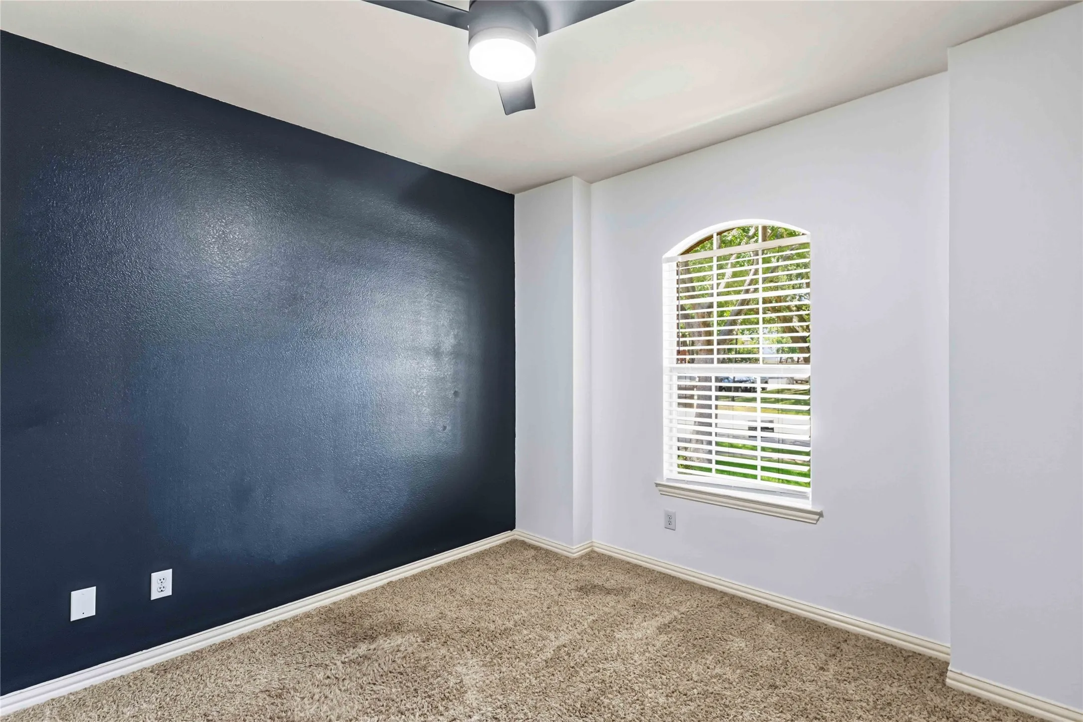 Single Family Residence For Rent in Collin County , 5918 Lafayette Drive, Frisco, Texas 75035, 4 Bedroom, 2 Bathroom, 2 Garage spaces, 2,000 Sqft, built in 1999, mls#21338775, Real Estate Agent in Frisco, Homes For Rent in Collin county, Homes For Rent in Frisco, Realtor in Frisco Texas, Real Estate Brokerage Independent Realty Texas, Luminita Cordes Realtor