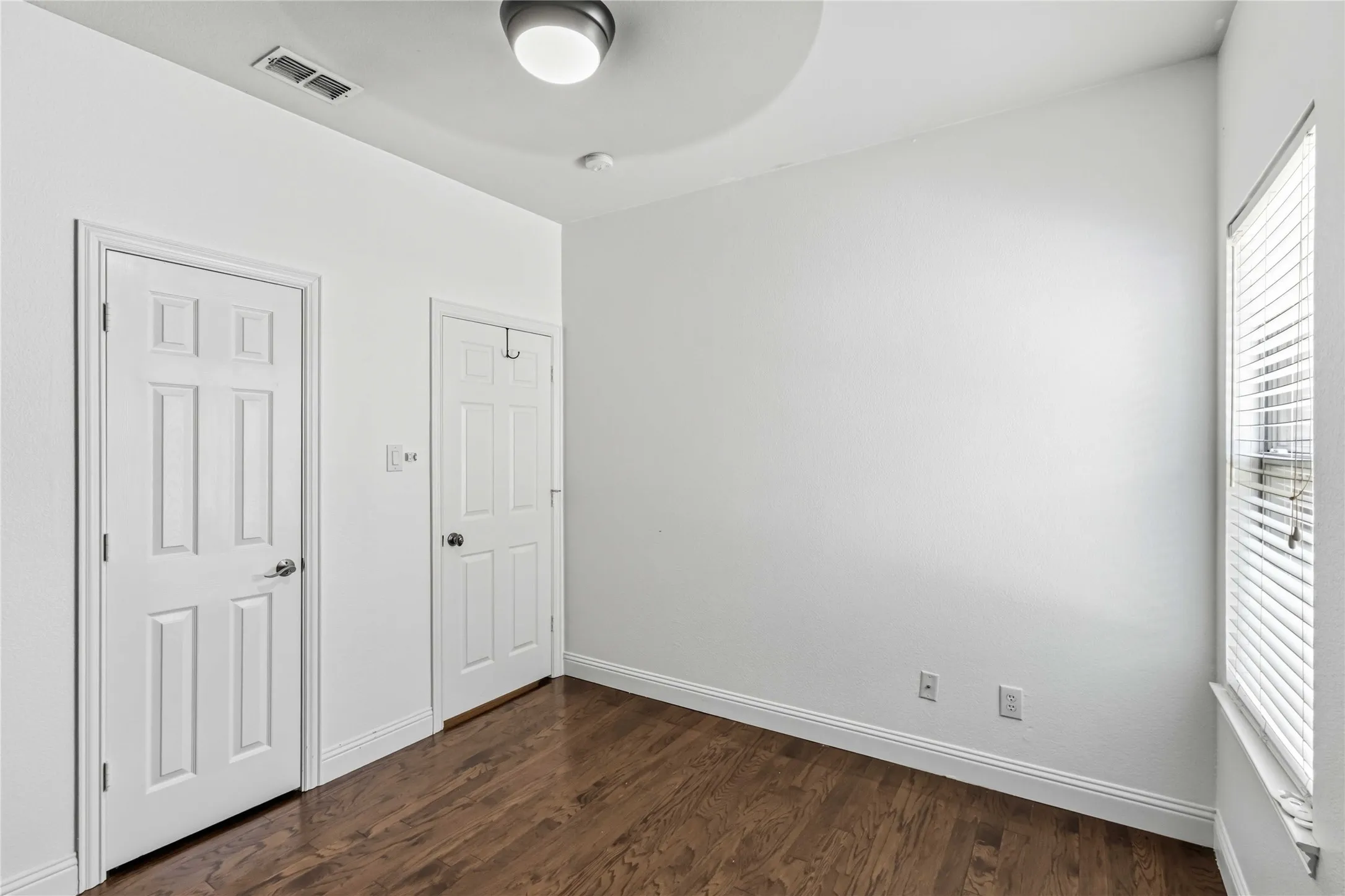 Single Family Residence For Rent in Collin County , 5918 Lafayette Drive, Frisco, Texas 75035, 4 Bedroom, 2 Bathroom, 2 Garage spaces, 2,000 Sqft, built in 1999, mls#21338775, Real Estate Agent in Frisco, Homes For Rent in Collin county, Homes For Rent in Frisco, Realtor in Frisco Texas, Real Estate Brokerage Independent Realty Texas, Luminita Cordes Realtor