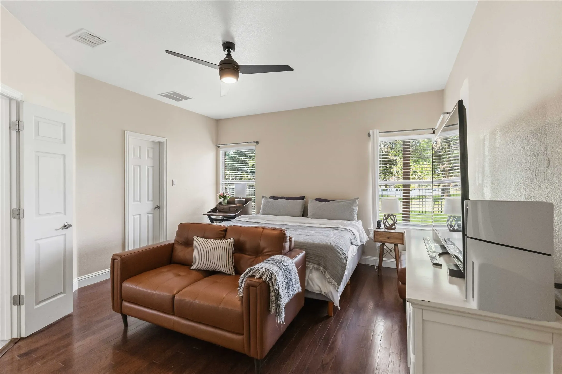 Single Family Residence For Rent in Collin County , 5918 Lafayette Drive, Frisco, Texas 75035, 4 Bedroom, 2 Bathroom, 2 Garage spaces, 2,000 Sqft, built in 1999, mls#21338775, Real Estate Agent in Frisco, Homes For Rent in Collin county, Homes For Rent in Frisco, Realtor in Frisco Texas, Real Estate Brokerage Independent Realty Texas, Luminita Cordes Realtor