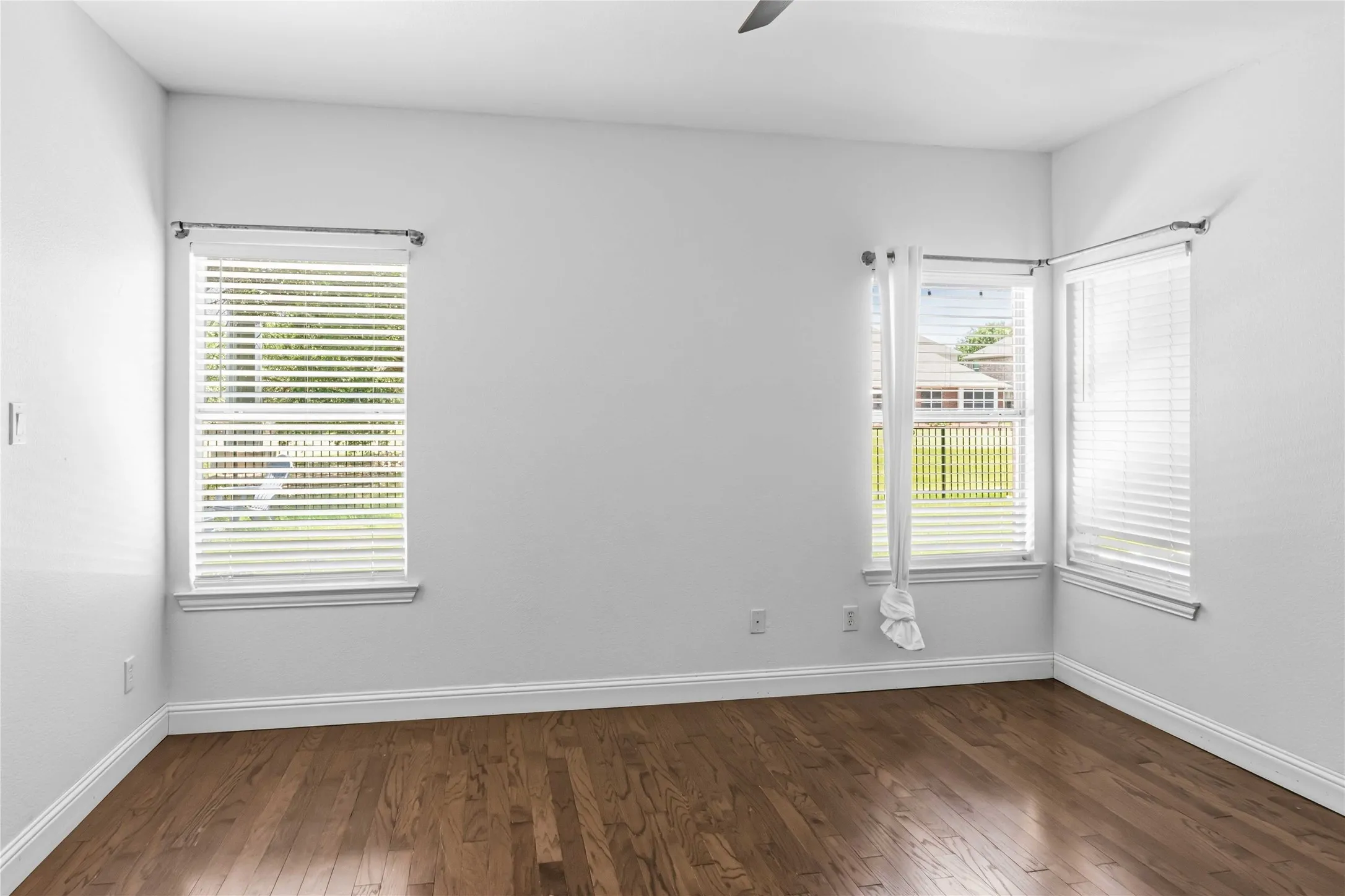 Single Family Residence For Rent in Collin County , 5918 Lafayette Drive, Frisco, Texas 75035, 4 Bedroom, 2 Bathroom, 2 Garage spaces, 2,000 Sqft, built in 1999, mls#21338775, Real Estate Agent in Frisco, Homes For Rent in Collin county, Homes For Rent in Frisco, Realtor in Frisco Texas, Real Estate Brokerage Independent Realty Texas, Luminita Cordes Realtor