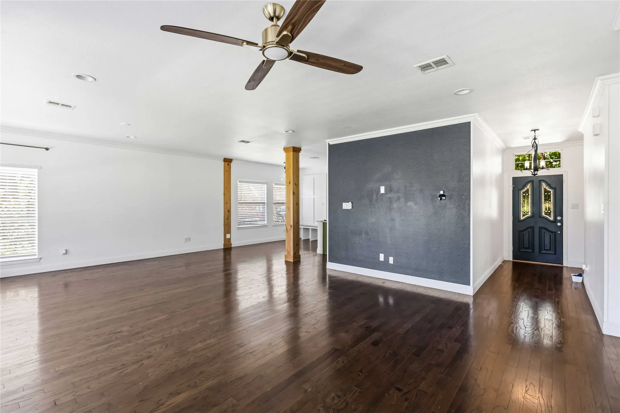 Single Family Residence For Rent in Collin County , 5918 Lafayette Drive, Frisco, Texas 75035, 4 Bedroom, 2 Bathroom, 2 Garage spaces, 2,000 Sqft, built in 1999, mls#21338775, Real Estate Agent in Frisco, Homes For Rent in Collin county, Homes For Rent in Frisco, Realtor in Frisco Texas, Real Estate Brokerage Independent Realty Texas, Luminita Cordes Realtor