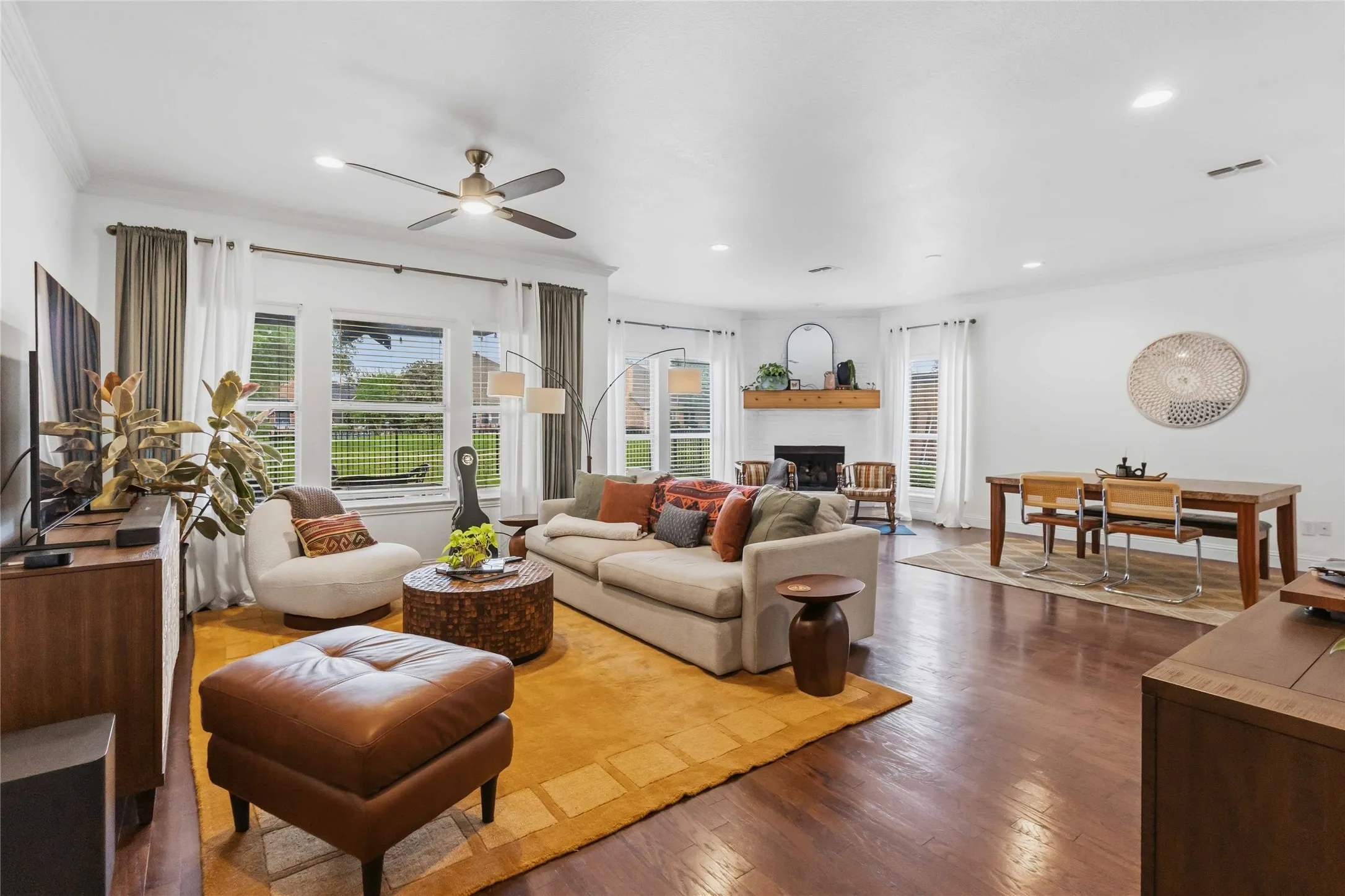 Single Family Residence For Rent in Collin County , 5918 Lafayette Drive, Frisco, Texas 75035, 4 Bedroom, 2 Bathroom, 2 Garage spaces, 2,000 Sqft, built in 1999, mls#21338775, Real Estate Agent in Frisco, Homes For Rent in Collin county, Homes For Rent in Frisco, Realtor in Frisco Texas, Real Estate Brokerage Independent Realty Texas, Luminita Cordes Realtor