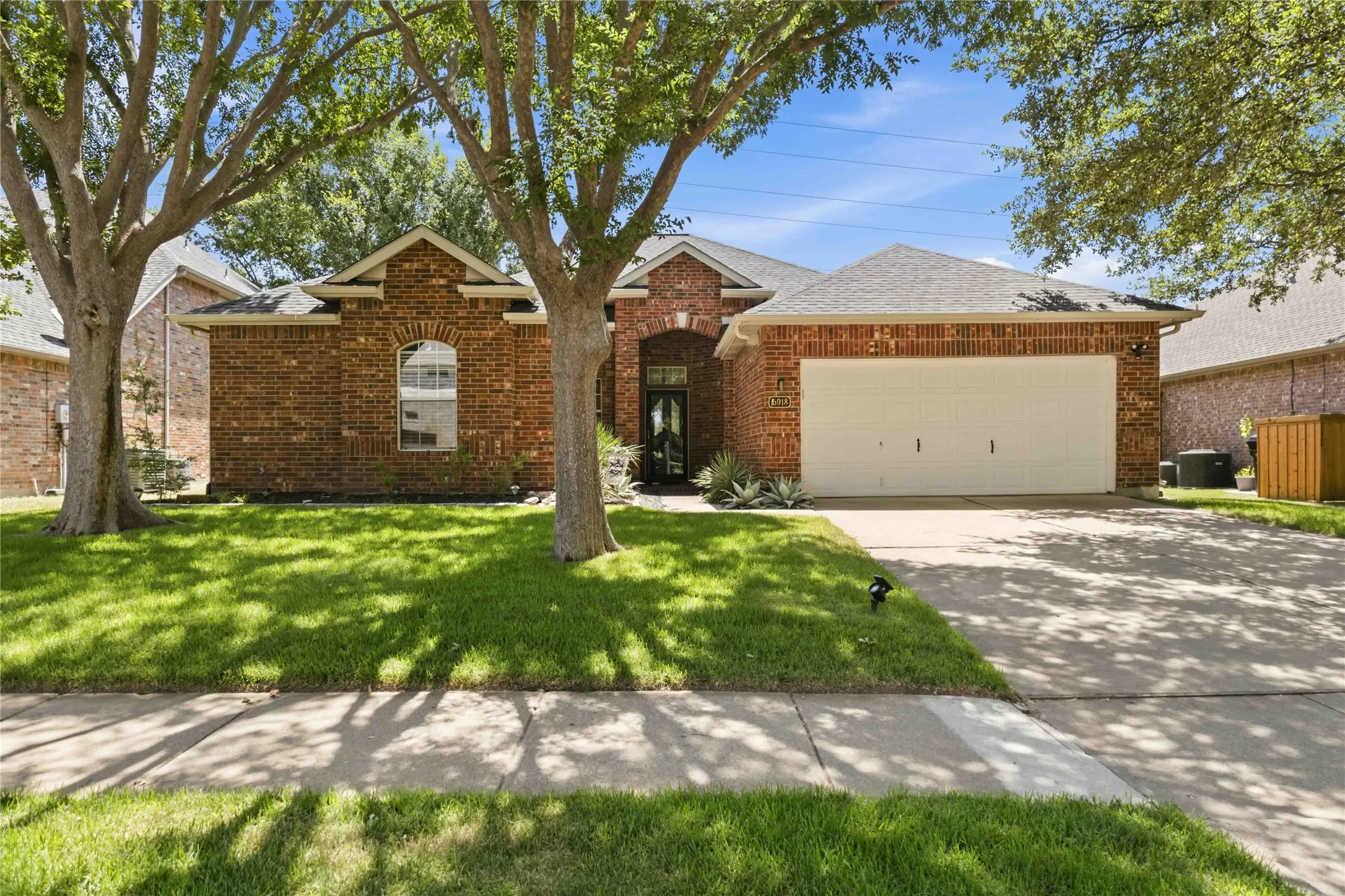 Single Family Residence For Rent in Collin County , 5918 Lafayette Drive, Frisco, Texas 75035, 4 Bedroom, 2 Bathroom, 2 Garage spaces, 2,000 Sqft, built in 1999, mls#21338775, Real Estate Agent in Frisco, Homes For Rent in Collin county, Homes For Rent in Frisco, Realtor in Frisco Texas, Real Estate Brokerage Independent Realty Texas, Luminita Cordes Realtor