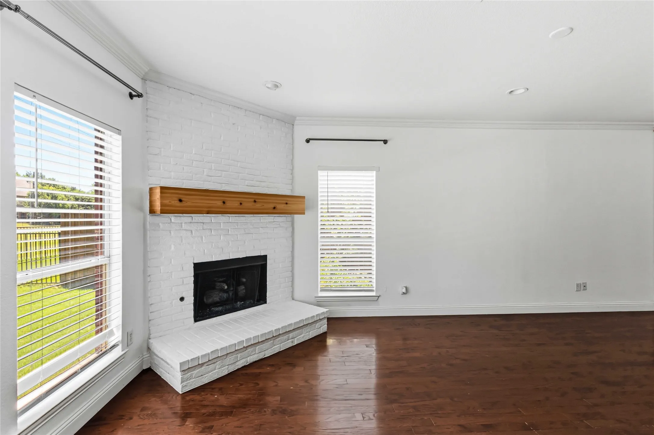 Single Family Residence For Rent in Collin County , 5918 Lafayette Drive, Frisco, Texas 75035, 4 Bedroom, 2 Bathroom, 2 Garage spaces, 2,000 Sqft, built in 1999, mls#21338775, Real Estate Agent in Frisco, Homes For Rent in Collin county, Homes For Rent in Frisco, Realtor in Frisco Texas, Real Estate Brokerage Independent Realty Texas, Luminita Cordes Realtor