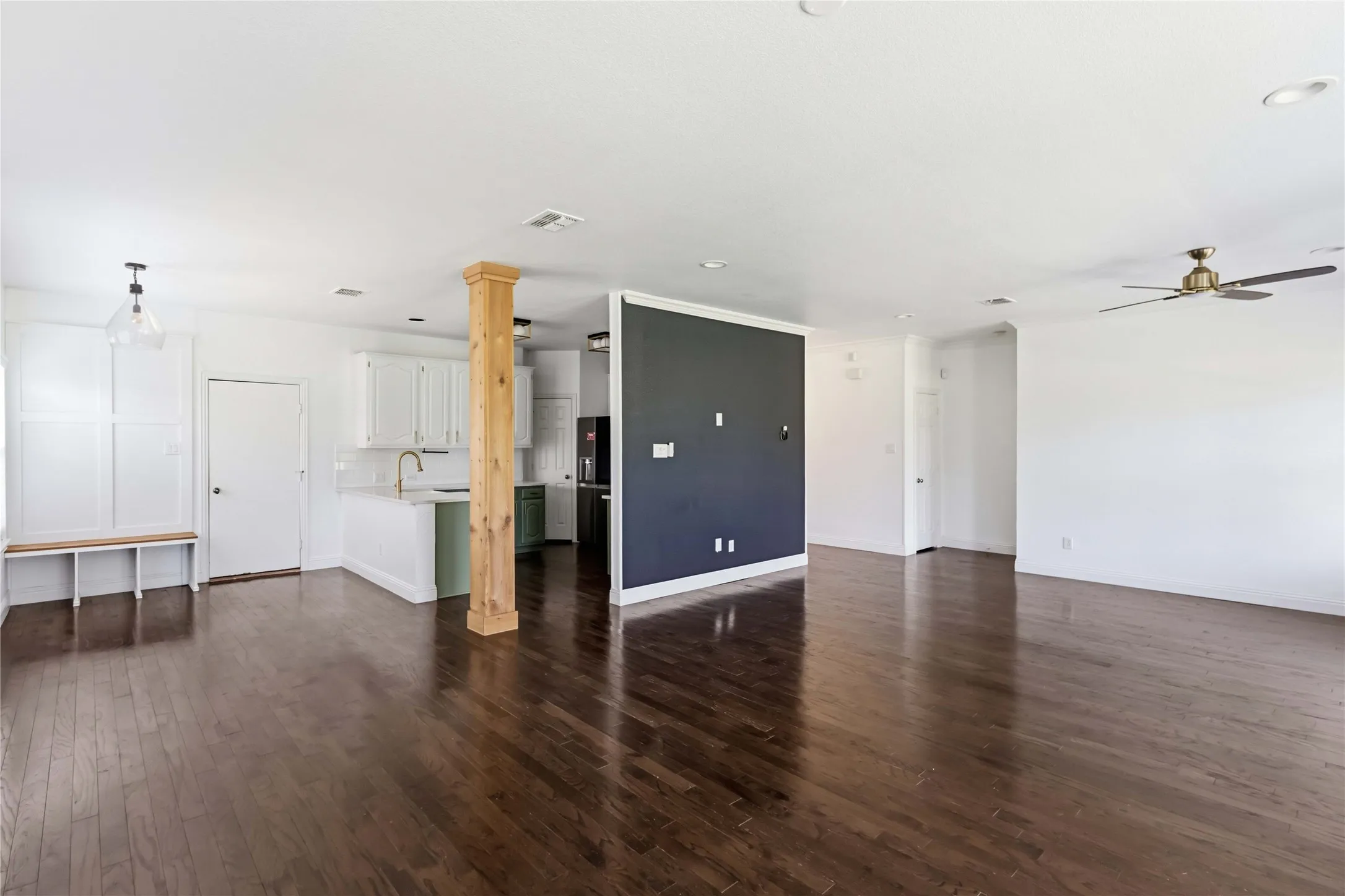 Single Family Residence For Rent in Collin County , 5918 Lafayette Drive, Frisco, Texas 75035, 4 Bedroom, 2 Bathroom, 2 Garage spaces, 2,000 Sqft, built in 1999, mls#21338775, Real Estate Agent in Frisco, Homes For Rent in Collin county, Homes For Rent in Frisco, Realtor in Frisco Texas, Real Estate Brokerage Independent Realty Texas, Luminita Cordes Realtor