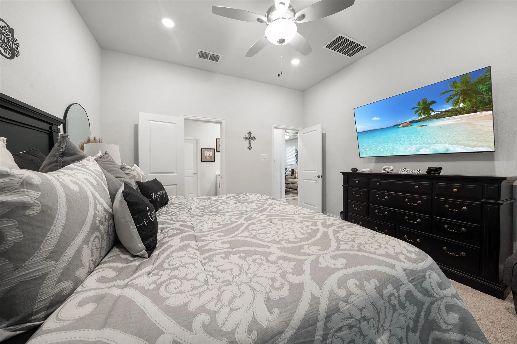 Single Family Residence For Sale in Collin County , 11376 Chiltern Street, Frisco, Texas 75035, 4 Bedroom, 4 Bathroom, 2 Garage spaces, 2,490 Sqft, built in 2024, mls#21338507, Real Estate Agent in Frisco, Homes For Sale in Collin county, Homes For Sale in Frisco, Realtor in Frisco Texas, Real Estate Brokerage Independent Realty Texas, Luminita Cordes Realtor