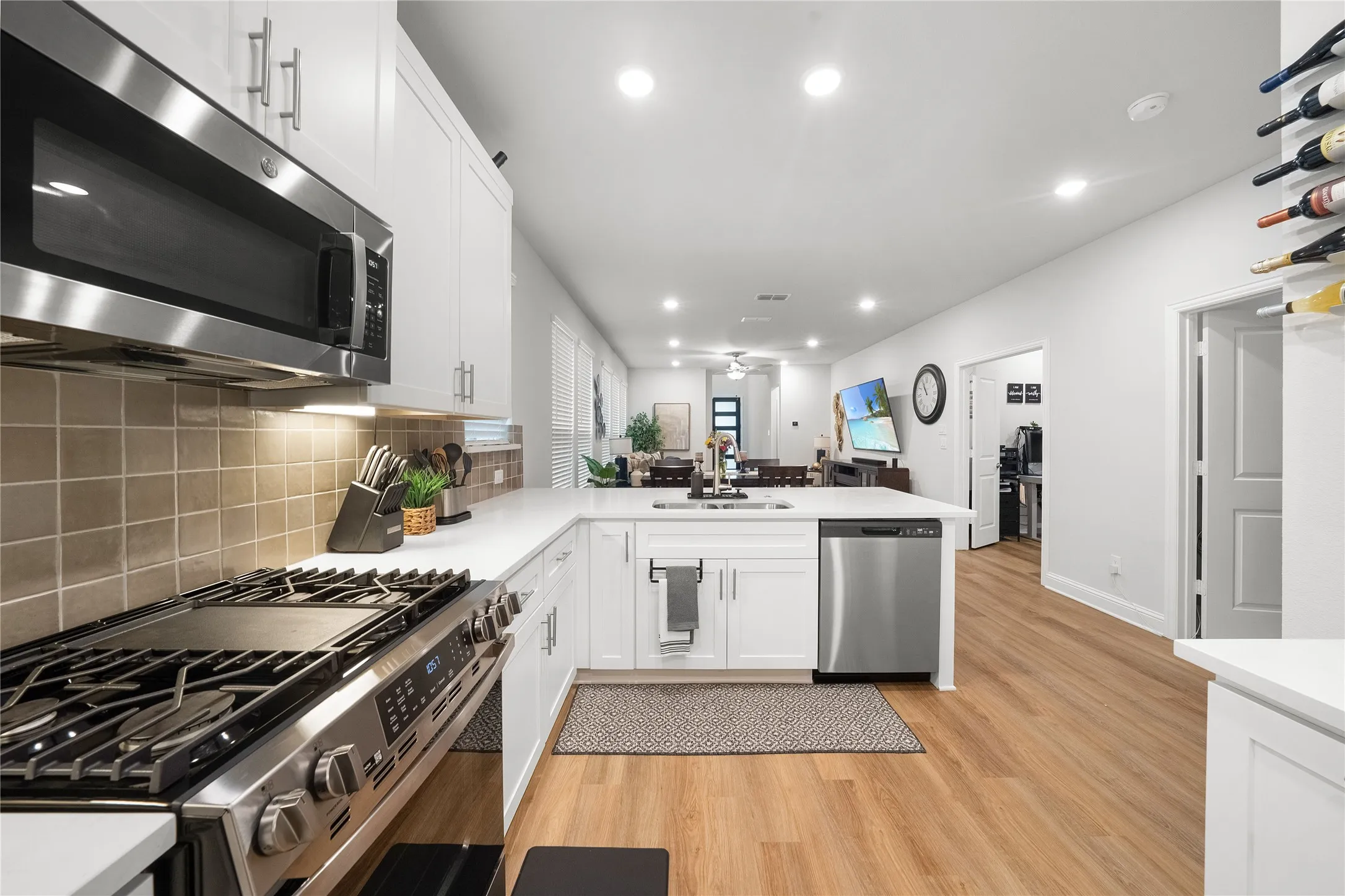 Single Family Residence For Sale in Collin County , 11376 Chiltern Street, Frisco, Texas 75035, 4 Bedroom, 4 Bathroom, 2 Garage spaces, 2,490 Sqft, built in 2024, mls#21338507, Real Estate Agent in Frisco, Homes For Sale in Collin county, Homes For Sale in Frisco, Realtor in Frisco Texas, Real Estate Brokerage Independent Realty Texas, Luminita Cordes Realtor