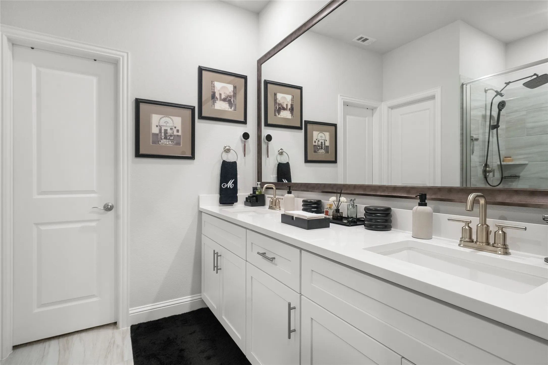 Single Family Residence For Sale in Collin County , 11376 Chiltern Street, Frisco, Texas 75035, 4 Bedroom, 4 Bathroom, 2 Garage spaces, 2,490 Sqft, built in 2024, mls#21338507, Real Estate Agent in Frisco, Homes For Sale in Collin county, Homes For Sale in Frisco, Realtor in Frisco Texas, Real Estate Brokerage Independent Realty Texas, Luminita Cordes Realtor