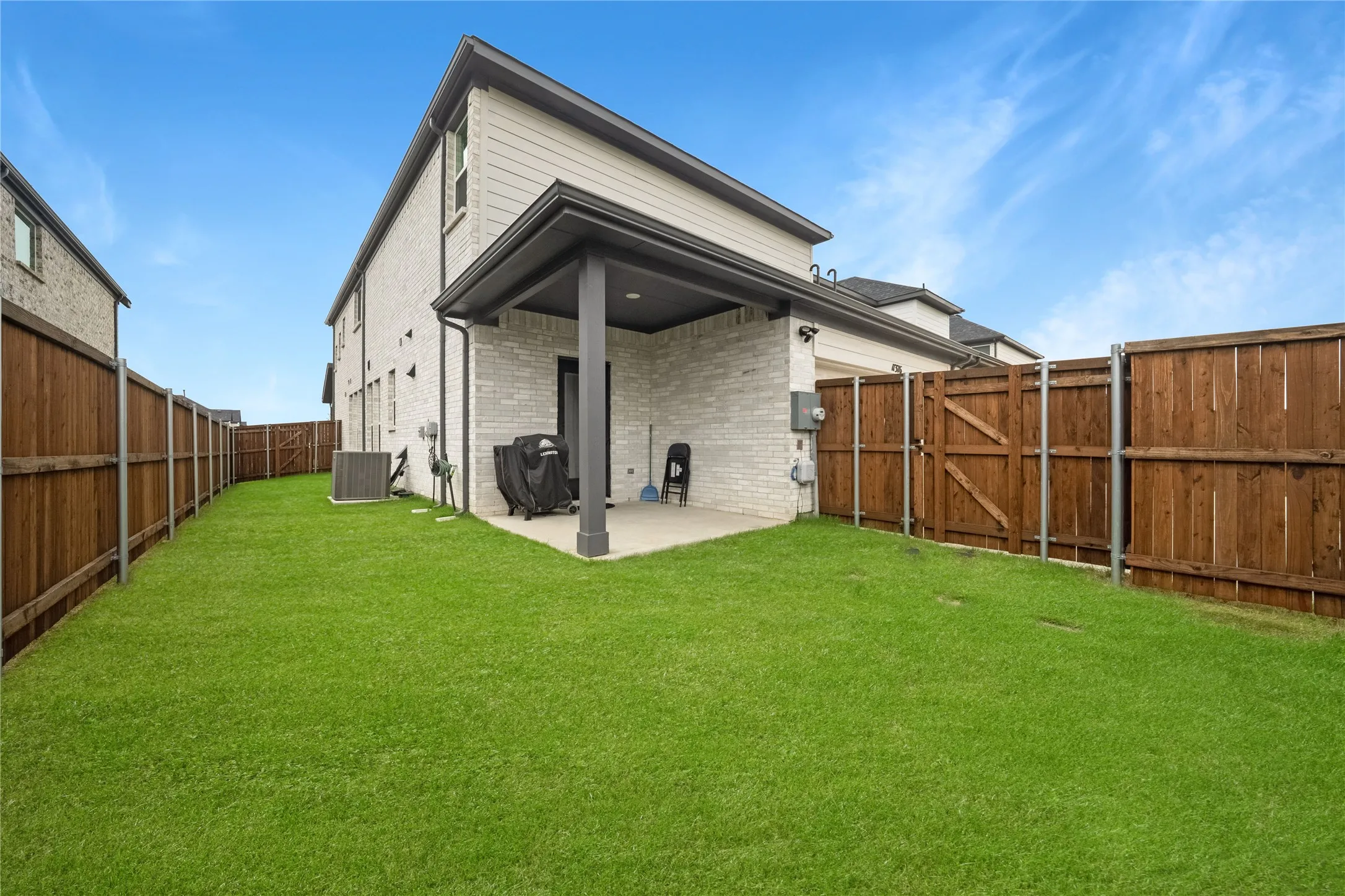 Single Family Residence For Sale in Collin County , 11376 Chiltern Street, Frisco, Texas 75035, 4 Bedroom, 4 Bathroom, 2 Garage spaces, 2,490 Sqft, built in 2024, mls#21338507, Real Estate Agent in Frisco, Homes For Sale in Collin county, Homes For Sale in Frisco, Realtor in Frisco Texas, Real Estate Brokerage Independent Realty Texas, Luminita Cordes Realtor