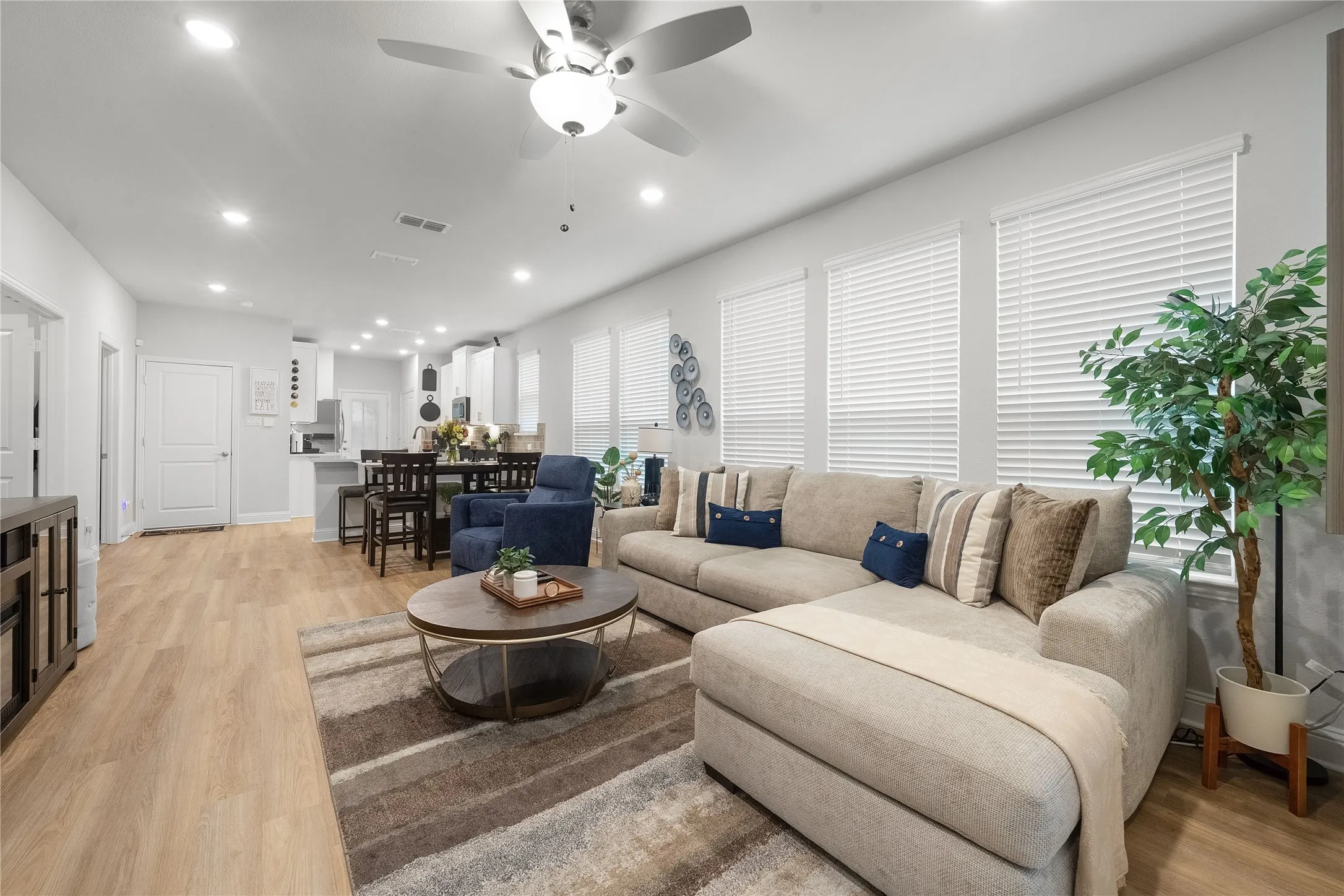 Single Family Residence For Sale in Collin County , 11376 Chiltern Street, Frisco, Texas 75035, 4 Bedroom, 4 Bathroom, 2 Garage spaces, 2,490 Sqft, built in 2024, mls#21338507, Real Estate Agent in Frisco, Homes For Sale in Collin county, Homes For Sale in Frisco, Realtor in Frisco Texas, Real Estate Brokerage Independent Realty Texas, Luminita Cordes Realtor