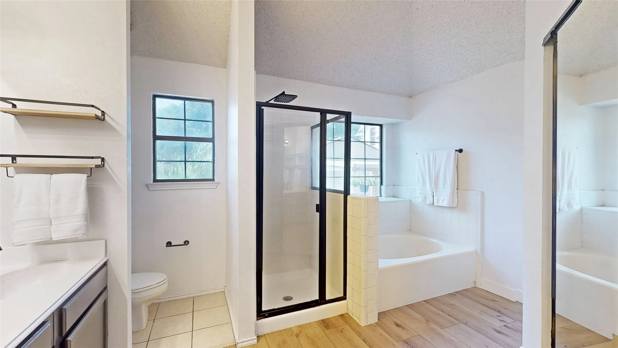 Single Family Residence For Sale in Tarrant County , 3321 Knob Oak Drive, Grapevine, Texas 76051, 4 Bedroom, 2 Bathroom, 2 Garage spaces, 1,758 Sqft, built in 1986, mls#21340012, Real Estate Agent in Grapevine, Homes For Sale in Tarrant county, Homes For Sale in Grapevine, Realtor in Grapevine Texas, Real Estate Brokerage Independent Realty Texas, Luminita Cordes Realtor