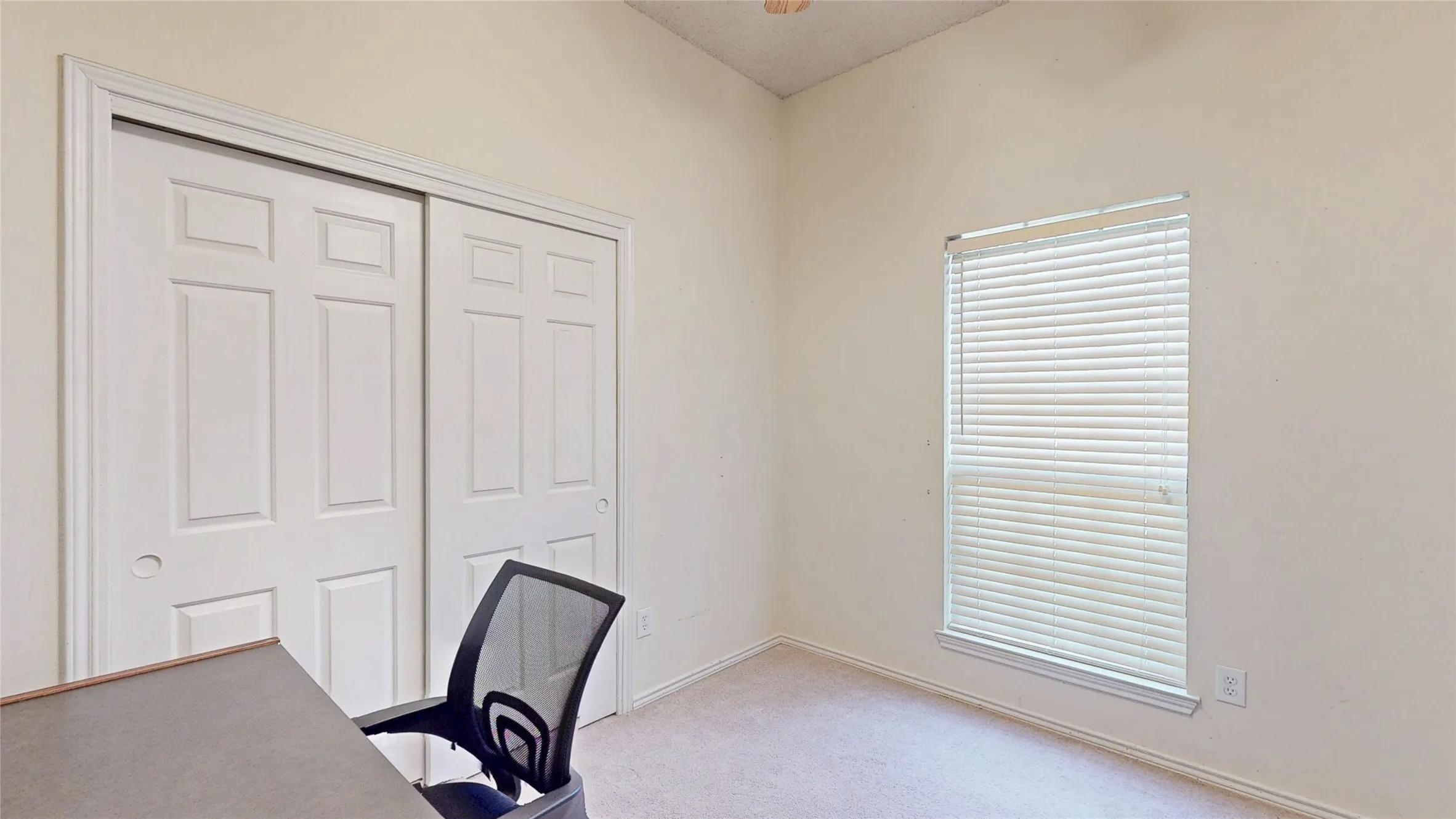 Single Family Residence For Sale in Tarrant County , 3321 Knob Oak Drive, Grapevine, Texas 76051, 4 Bedroom, 2 Bathroom, 2 Garage spaces, 1,758 Sqft, built in 1986, mls#21340012, Real Estate Agent in Grapevine, Homes For Sale in Tarrant county, Homes For Sale in Grapevine, Realtor in Grapevine Texas, Real Estate Brokerage Independent Realty Texas, Luminita Cordes Realtor
