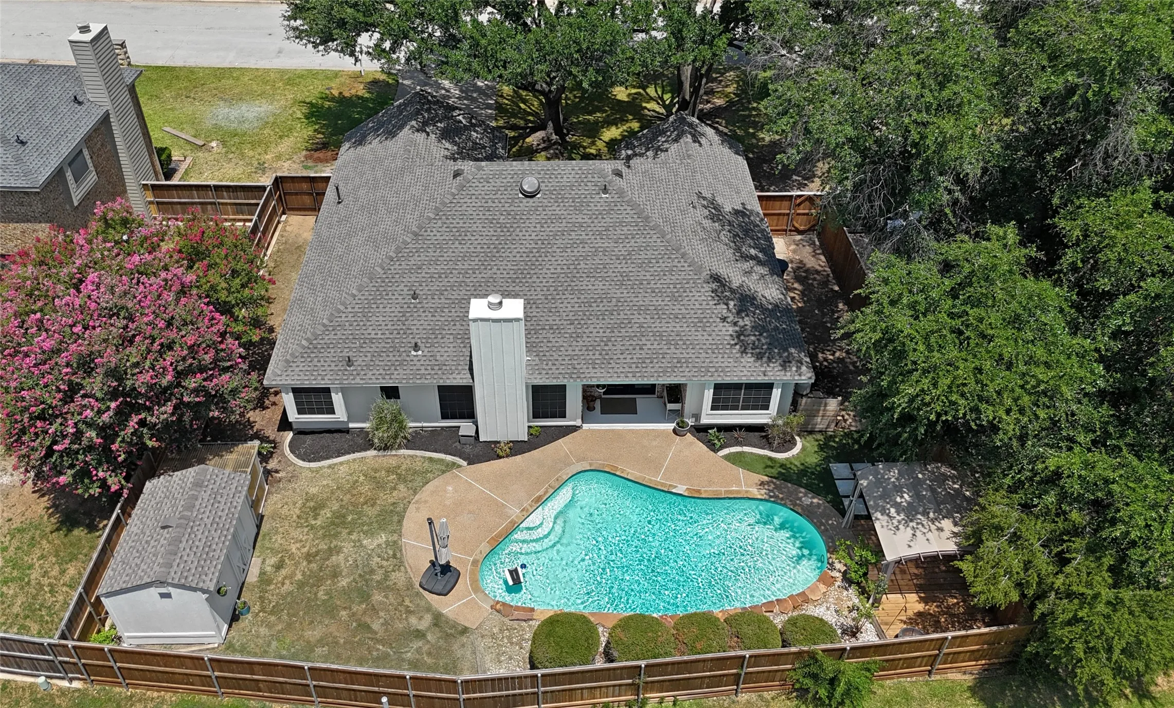 Single Family Residence For Sale in Tarrant County , 3321 Knob Oak Drive, Grapevine, Texas 76051, 4 Bedroom, 2 Bathroom, 2 Garage spaces, 1,758 Sqft, built in 1986, mls#21340012, Real Estate Agent in Grapevine, Homes For Sale in Tarrant county, Homes For Sale in Grapevine, Realtor in Grapevine Texas, Real Estate Brokerage Independent Realty Texas, Luminita Cordes Realtor
