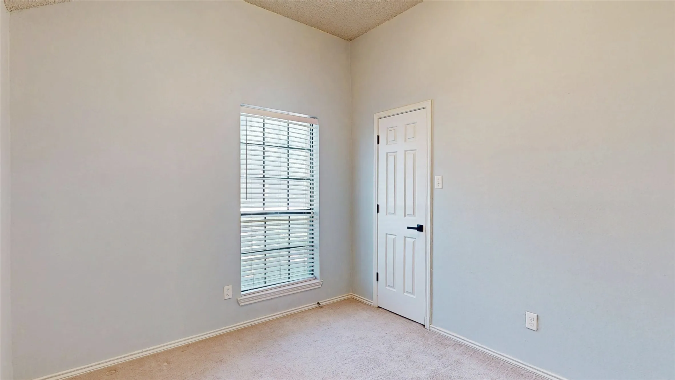 Single Family Residence For Sale in Tarrant County , 3321 Knob Oak Drive, Grapevine, Texas 76051, 4 Bedroom, 2 Bathroom, 2 Garage spaces, 1,758 Sqft, built in 1986, mls#21340012, Real Estate Agent in Grapevine, Homes For Sale in Tarrant county, Homes For Sale in Grapevine, Realtor in Grapevine Texas, Real Estate Brokerage Independent Realty Texas, Luminita Cordes Realtor
