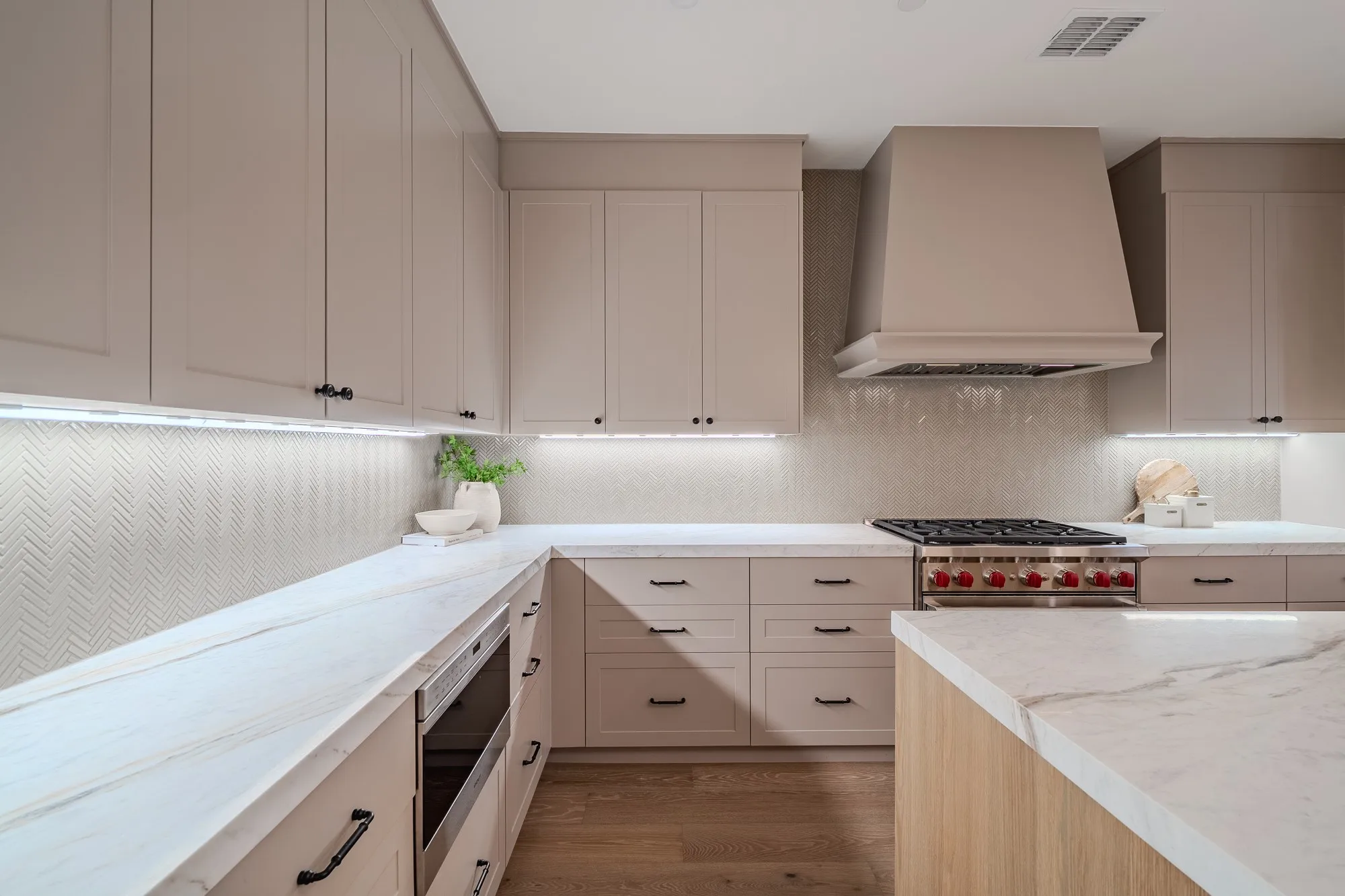 Condominium For Rent in Dallas County , 4114 Emerson Avenue 6, University Park, Texas 75205, 3 Bedrooms, 3 Bathrooms, 3 Garage spaces, 2,490 Sqft, built in 2025, Price $9,950, mls#21333585, Real Estate Agent in University Park, Homes For Rent in Dallas county, Homes For Rent in University Park, Realtor in University Park Texas, Real Estate Brokerage Independent Realty Texas, Luminita Cordes Realtor