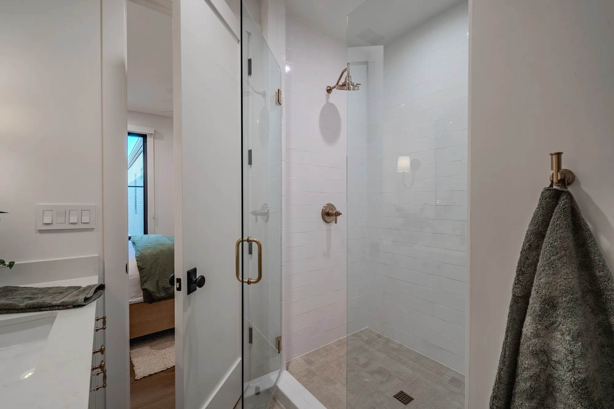 Condominium For Rent in Dallas County , 4114 Emerson Avenue 6, University Park, Texas 75205, 3 Bedrooms, 3 Bathrooms, 3 Garage spaces, 2,490 Sqft, built in 2025, Price $9,950, mls#21333585, Real Estate Agent in University Park, Homes For Rent in Dallas county, Homes For Rent in University Park, Realtor in University Park Texas, Real Estate Brokerage Independent Realty Texas, Luminita Cordes Realtor