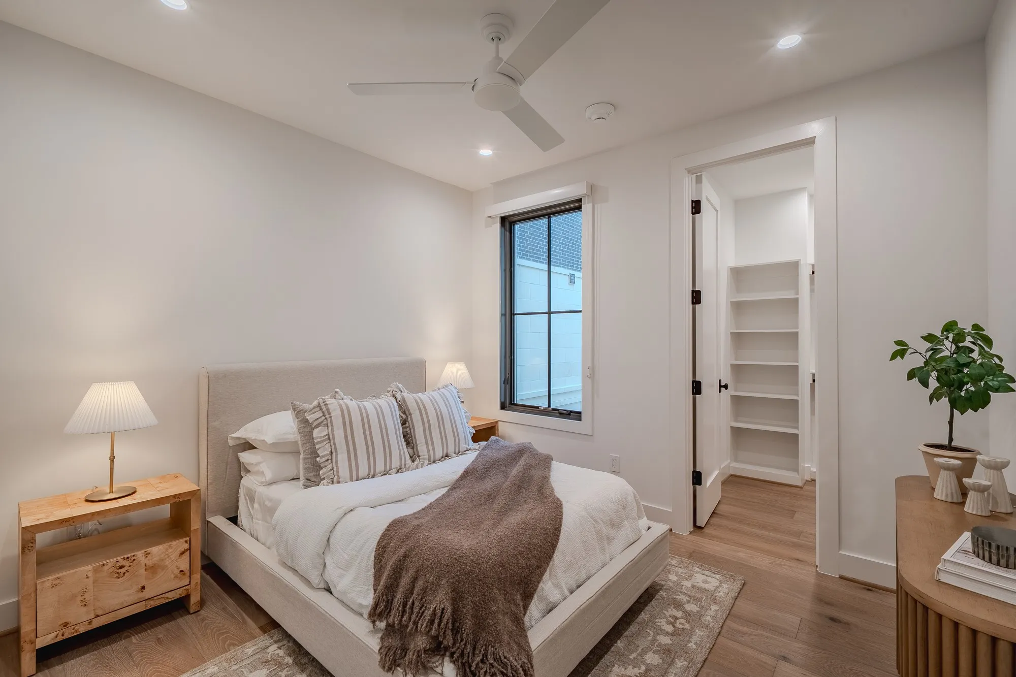 Condominium For Rent in Dallas County , 4114 Emerson Avenue 6, University Park, Texas 75205, 3 Bedrooms, 3 Bathrooms, 3 Garage spaces, 2,490 Sqft, built in 2025, Price $9,950, mls#21333585, Real Estate Agent in University Park, Homes For Rent in Dallas county, Homes For Rent in University Park, Realtor in University Park Texas, Real Estate Brokerage Independent Realty Texas, Luminita Cordes Realtor
