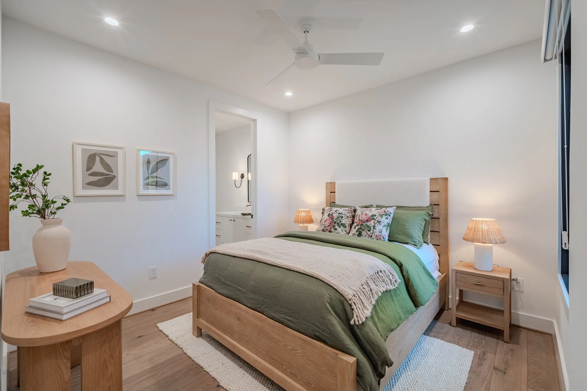 Condominium For Rent in Dallas County , 4114 Emerson Avenue 6, University Park, Texas 75205, 3 Bedrooms, 3 Bathrooms, 3 Garage spaces, 2,490 Sqft, built in 2025, Price $9,950, mls#21333585, Real Estate Agent in University Park, Homes For Rent in Dallas county, Homes For Rent in University Park, Realtor in University Park Texas, Real Estate Brokerage Independent Realty Texas, Luminita Cordes Realtor