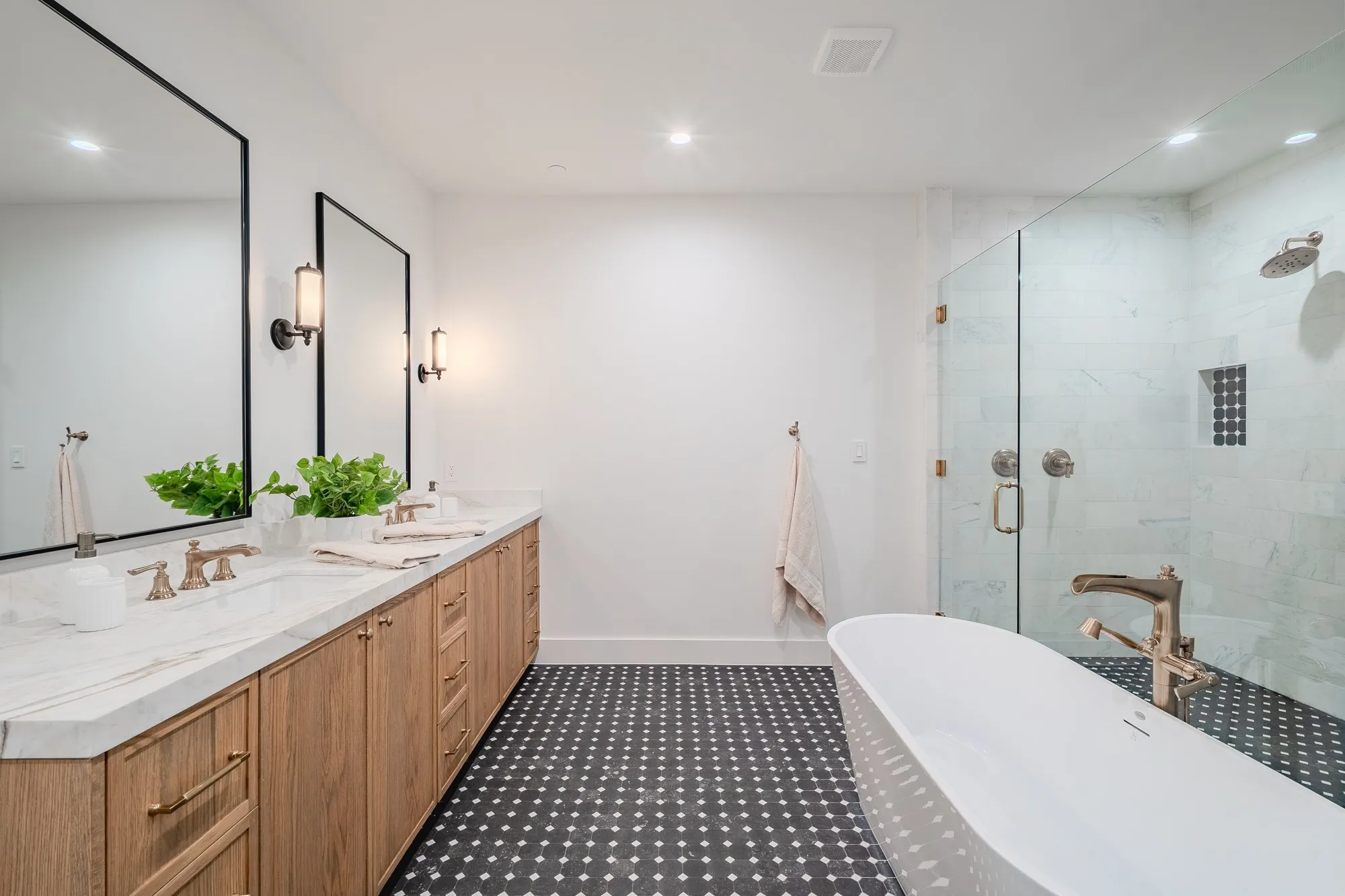 Condominium For Rent in Dallas County , 4114 Emerson Avenue 6, University Park, Texas 75205, 3 Bedrooms, 3 Bathrooms, 3 Garage spaces, 2,490 Sqft, built in 2025, Price $9,950, mls#21333585, Real Estate Agent in University Park, Homes For Rent in Dallas county, Homes For Rent in University Park, Realtor in University Park Texas, Real Estate Brokerage Independent Realty Texas, Luminita Cordes Realtor