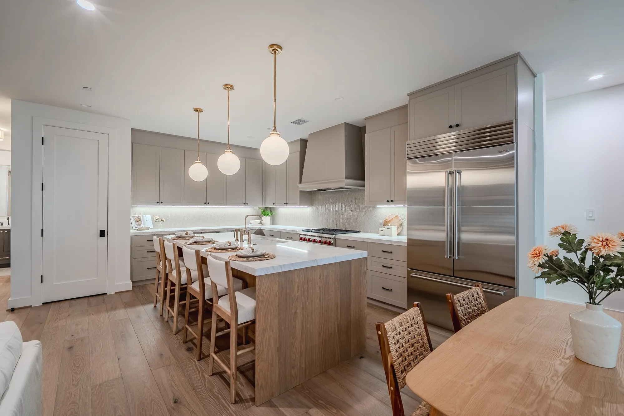 Condominium For Rent in Dallas County , 4114 Emerson Avenue 6, University Park, Texas 75205, 3 Bedrooms, 3 Bathrooms, 3 Garage spaces, 2,490 Sqft, built in 2025, Price $9,950, mls#21333585, Real Estate Agent in University Park, Homes For Rent in Dallas county, Homes For Rent in University Park, Realtor in University Park Texas, Real Estate Brokerage Independent Realty Texas, Luminita Cordes Realtor