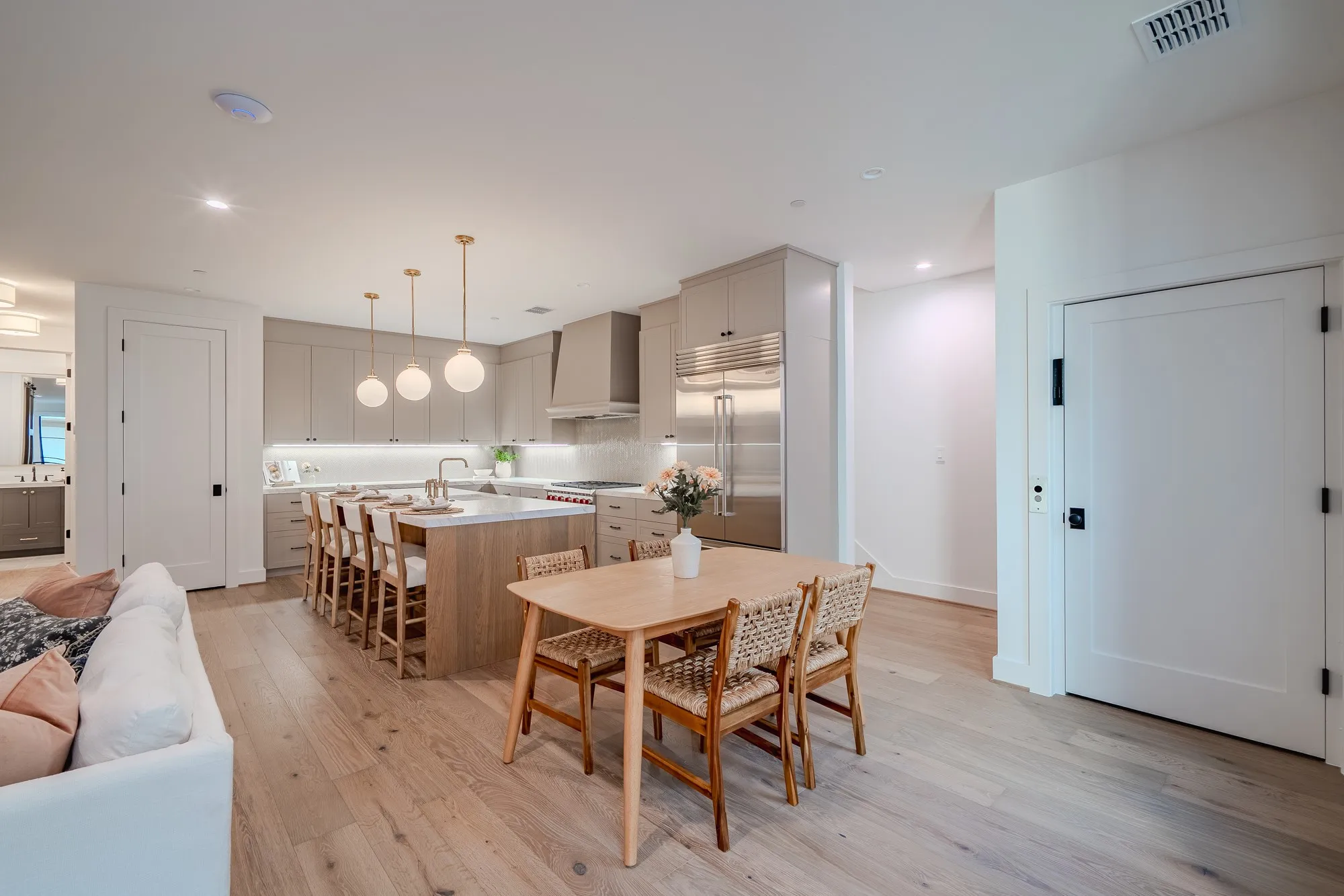 Condominium For Rent in Dallas County , 4114 Emerson Avenue 6, University Park, Texas 75205, 3 Bedrooms, 3 Bathrooms, 3 Garage spaces, 2,490 Sqft, built in 2025, Price $9,950, mls#21333585, Real Estate Agent in University Park, Homes For Rent in Dallas county, Homes For Rent in University Park, Realtor in University Park Texas, Real Estate Brokerage Independent Realty Texas, Luminita Cordes Realtor