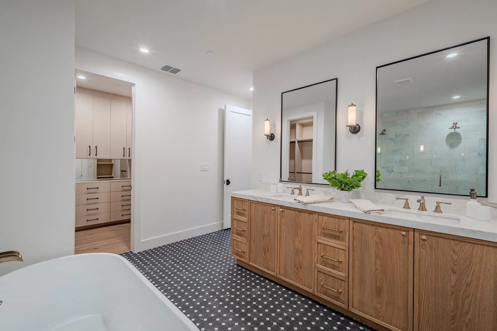 Condominium For Rent in Dallas County , 4114 Emerson Avenue 6, University Park, Texas 75205, 3 Bedrooms, 3 Bathrooms, 3 Garage spaces, 2,490 Sqft, built in 2025, Price $9,950, mls#21333585, Real Estate Agent in University Park, Homes For Rent in Dallas county, Homes For Rent in University Park, Realtor in University Park Texas, Real Estate Brokerage Independent Realty Texas, Luminita Cordes Realtor