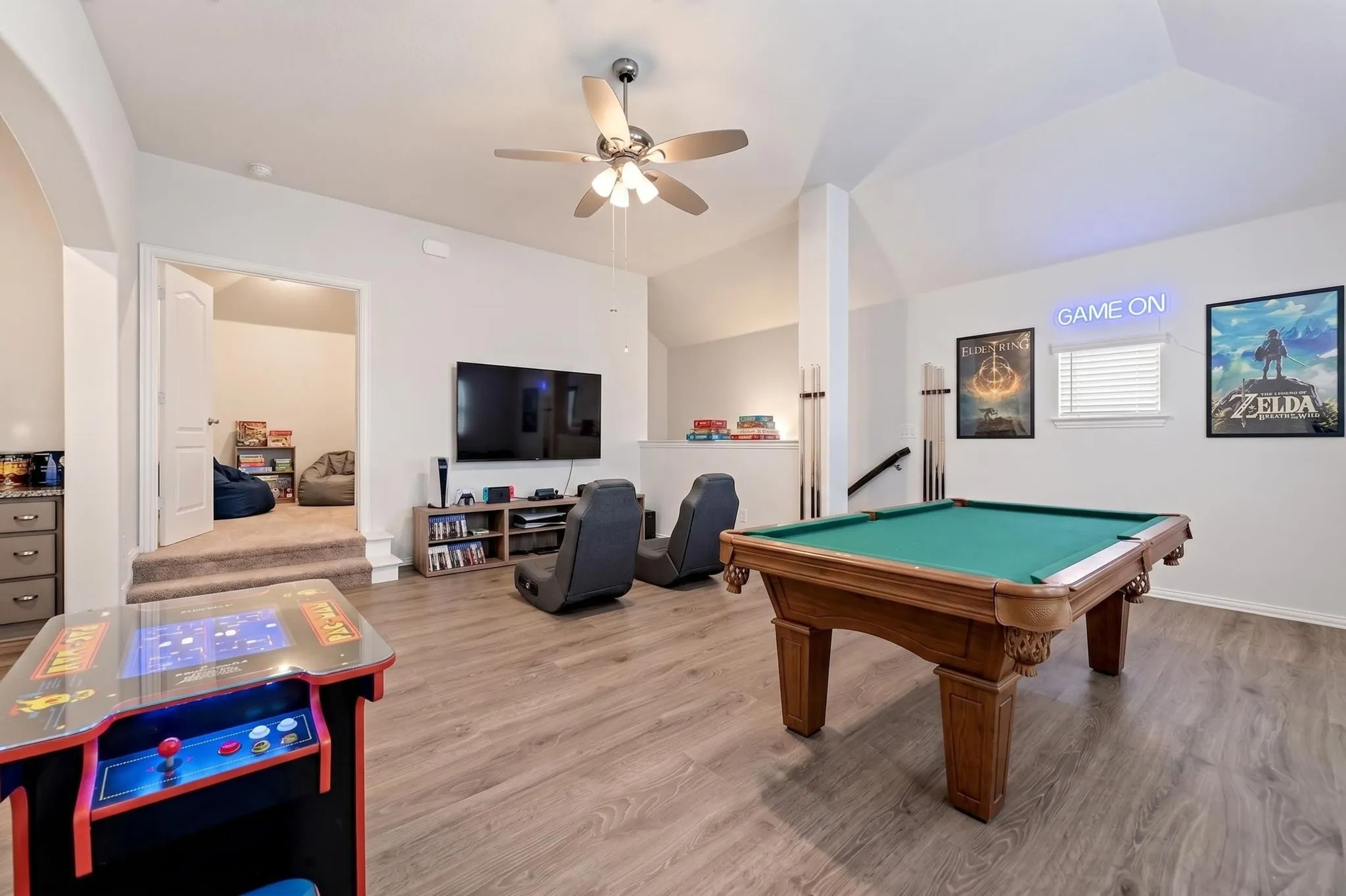 Separate Game Room-Upstairs