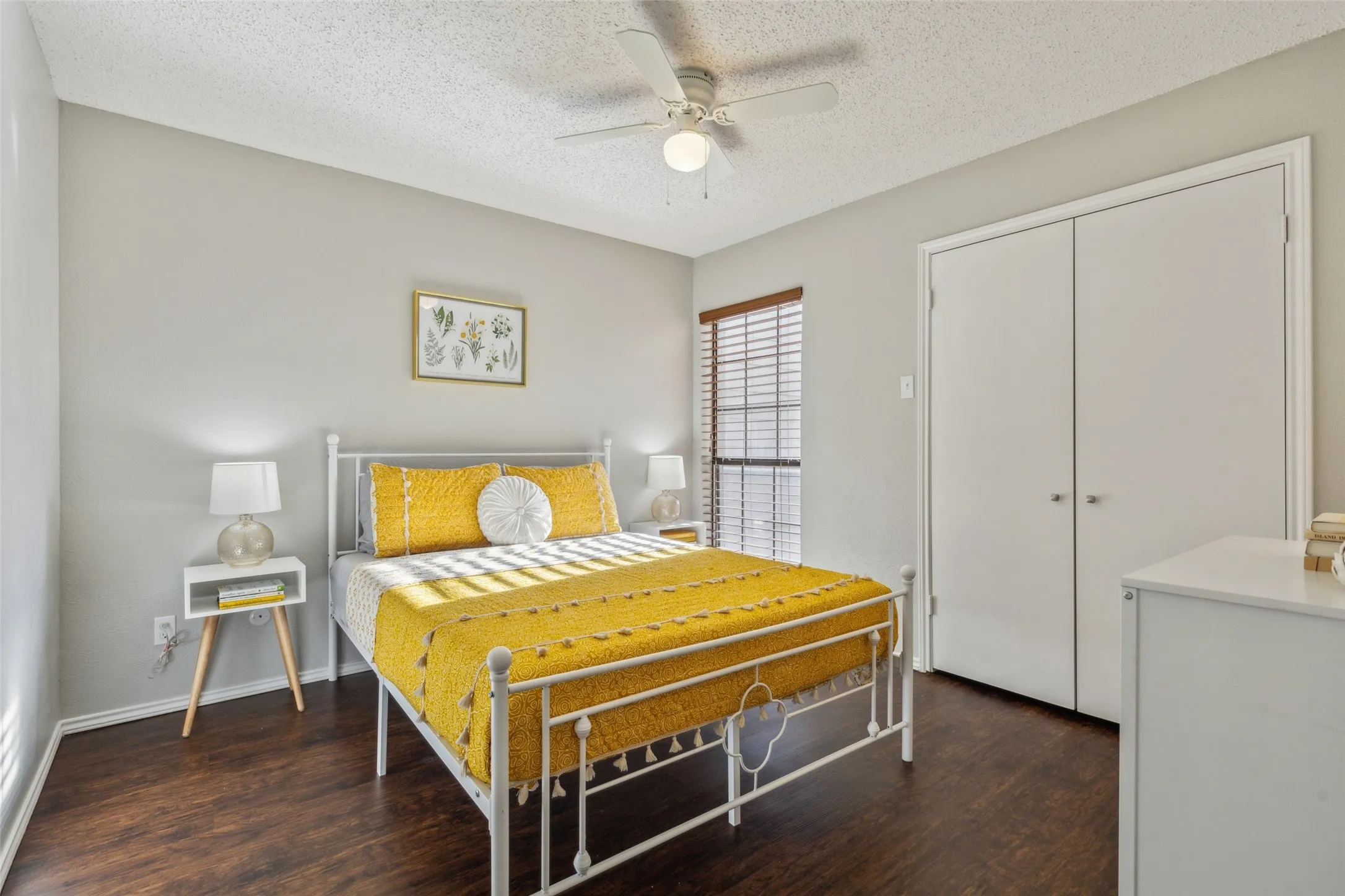 Condominium For Rent in Dallas County , 15151 Berry Trail 706, Dallas, Texas 75248, 2 Bedrooms, 2 Bathrooms, Garage spaces, 966 Sqft, built in 1980, Price $1,700, mls#21339962, Real Estate Agent in Dallas, Homes For Rent in Dallas county, Homes For Rent in Dallas, Realtor in Dallas Texas, Real Estate Brokerage Independent Realty Texas, Luminita Cordes Realtor