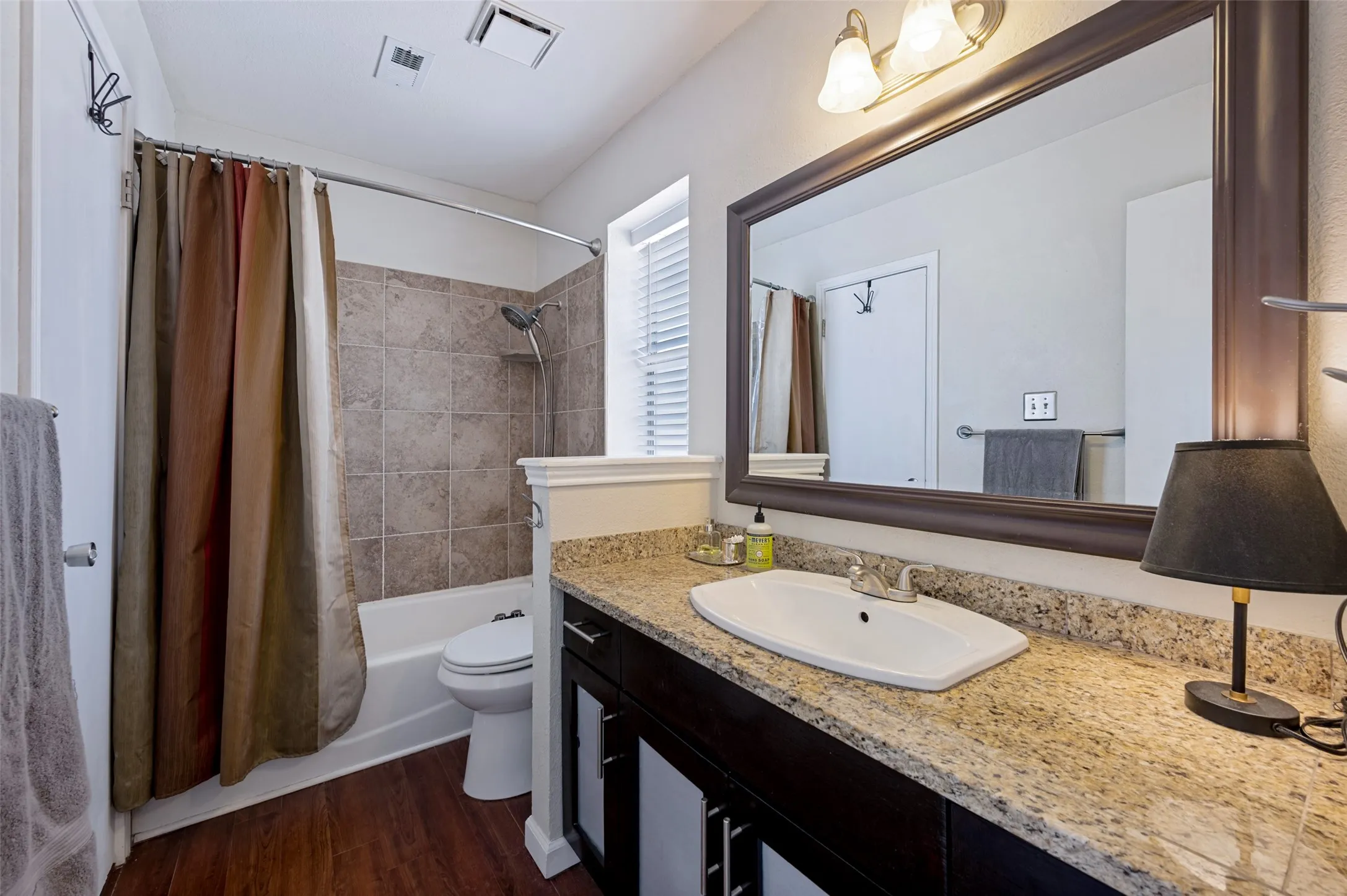 Condominium For Sale in Collin County , 6220 Bentwood Trail 606, Dallas, Texas 75252, 2 Bedroom, 1 Bathroom, 1 Garage spaces, 737 Sqft, built in 1984, mls#21339012, Real Estate Agent in Dallas, Homes For Sale in Collin county, Homes For Sale in Dallas, Realtor in Dallas Texas, Real Estate Brokerage Independent Realty Texas, Luminita Cordes Realtor