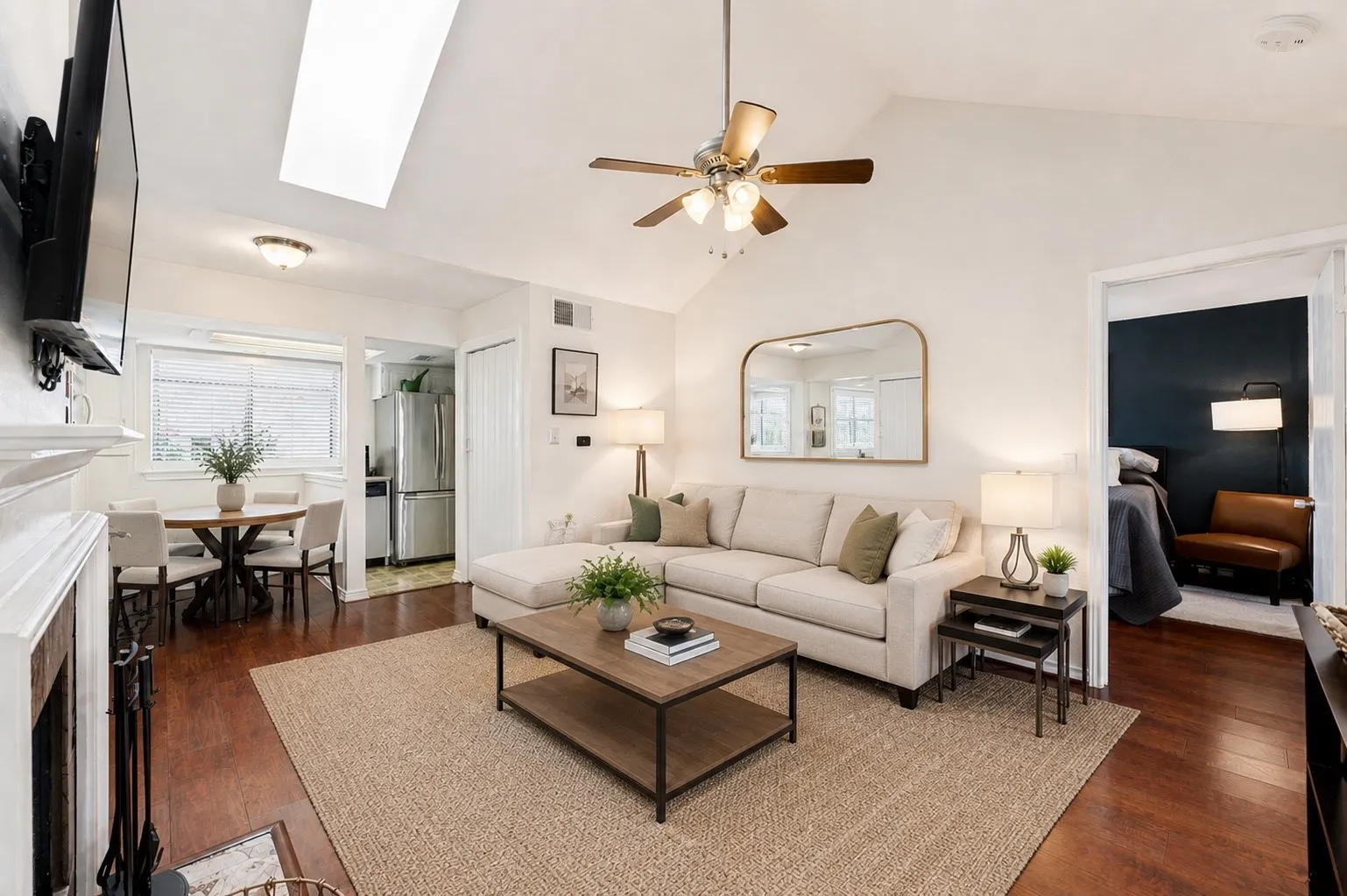 Condominium For Sale in Collin County , 6220 Bentwood Trail 606, Dallas, Texas 75252, 2 Bedroom, 1 Bathroom, 1 Garage spaces, 737 Sqft, built in 1984, mls#21339012, Real Estate Agent in Dallas, Homes For Sale in Collin county, Homes For Sale in Dallas, Realtor in Dallas Texas, Real Estate Brokerage Independent Realty Texas, Luminita Cordes Realtor