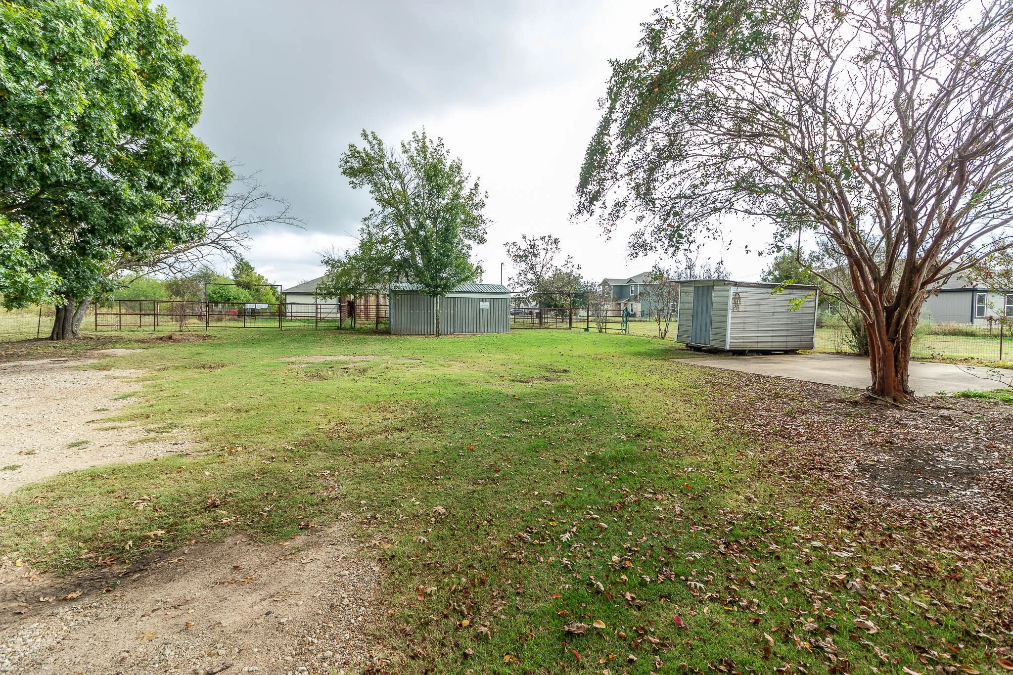 Single Family Residence For Sale in Kaufman County , 801 S Sutton Street, Mabank, Texas 75147, 2 Bedroom, 2 Bathroom, Garage spaces, 1,530 Sqft, built in 1930, mls#21337631, Real Estate Agent in Mabank, Homes For Sale in Kaufman county, Homes For Sale in Mabank, Realtor in Mabank Texas, Real Estate Brokerage Independent Realty Texas, Luminita Cordes Realtor