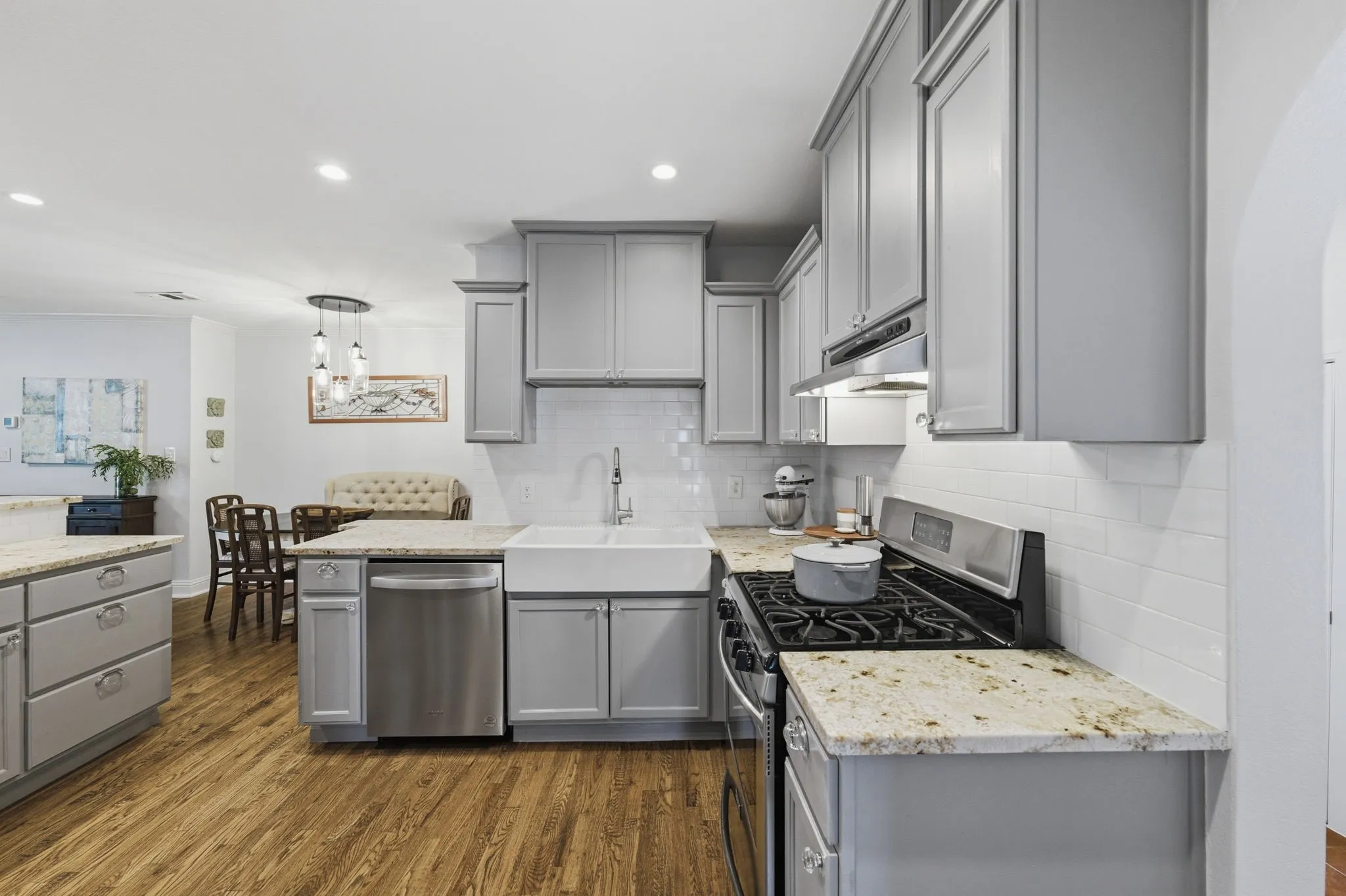 Single Family Residence For Sale in Tarrant County , 3837 Pershing Avenue, Fort Worth, Texas 76107, 4 Bedroom, 3 Bathroom, 2 Garage spaces, 1,900 Sqft, built in 1941, mls#21338275, Real Estate Agent in Fort Worth, Homes For Sale in Tarrant county, Homes For Sale in Fort Worth, Realtor in Fort Worth Texas, Real Estate Brokerage Independent Realty Texas, Luminita Cordes Realtor