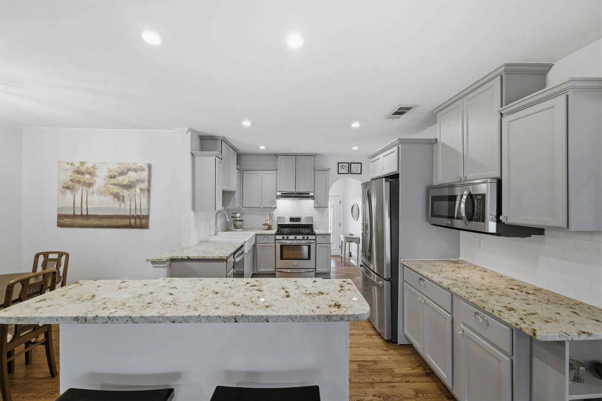 Single Family Residence For Sale in Tarrant County , 3837 Pershing Avenue, Fort Worth, Texas 76107, 4 Bedroom, 3 Bathroom, 2 Garage spaces, 1,900 Sqft, built in 1941, mls#21338275, Real Estate Agent in Fort Worth, Homes For Sale in Tarrant county, Homes For Sale in Fort Worth, Realtor in Fort Worth Texas, Real Estate Brokerage Independent Realty Texas, Luminita Cordes Realtor