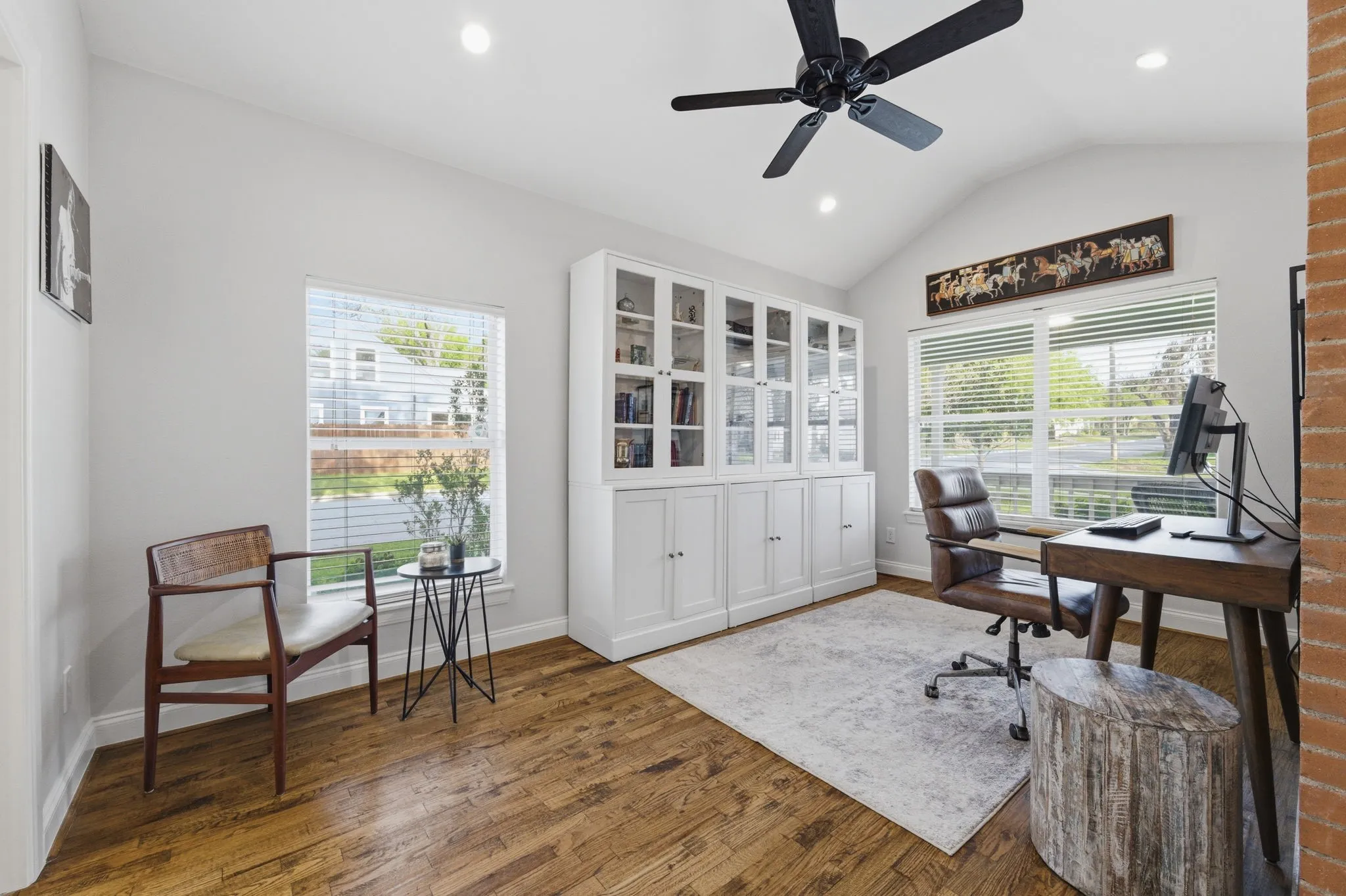 Single Family Residence For Sale in Tarrant County , 3837 Pershing Avenue, Fort Worth, Texas 76107, 4 Bedroom, 3 Bathroom, 2 Garage spaces, 1,900 Sqft, built in 1941, mls#21338275, Real Estate Agent in Fort Worth, Homes For Sale in Tarrant county, Homes For Sale in Fort Worth, Realtor in Fort Worth Texas, Real Estate Brokerage Independent Realty Texas, Luminita Cordes Realtor