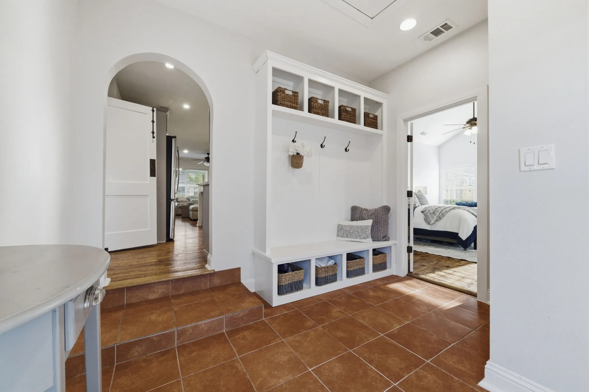 Single Family Residence For Sale in Tarrant County , 3837 Pershing Avenue, Fort Worth, Texas 76107, 4 Bedroom, 3 Bathroom, 2 Garage spaces, 1,900 Sqft, built in 1941, mls#21338275, Real Estate Agent in Fort Worth, Homes For Sale in Tarrant county, Homes For Sale in Fort Worth, Realtor in Fort Worth Texas, Real Estate Brokerage Independent Realty Texas, Luminita Cordes Realtor