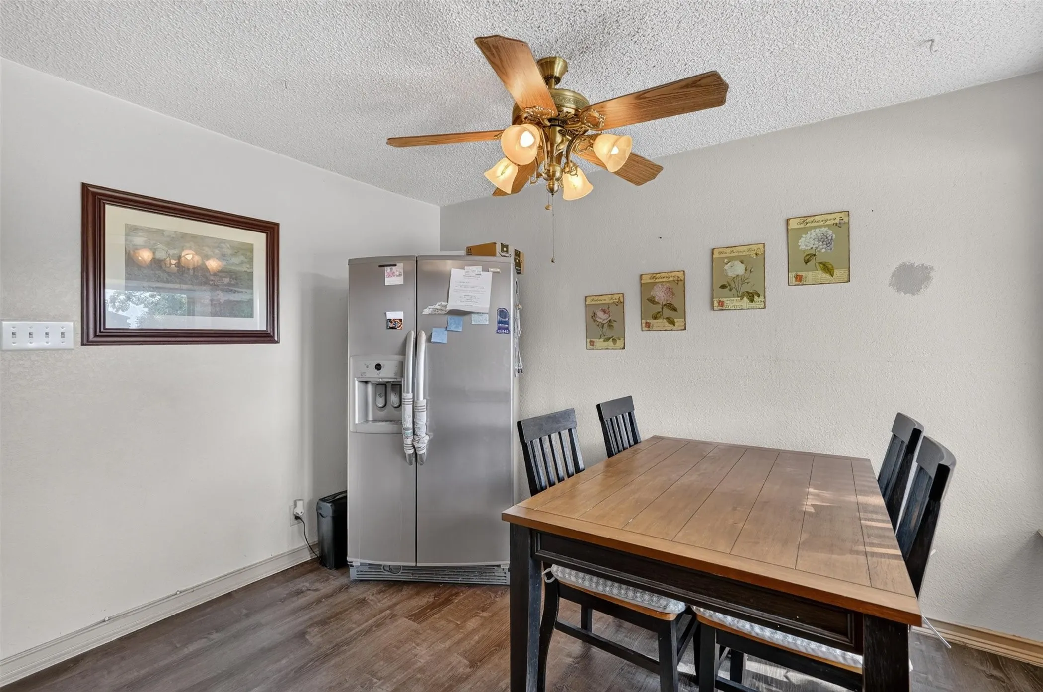 Single Family Residence For Sale in Tarrant County , 184 Oakhurst Drive, Bedford, Texas 76022, 3 Bedroom, 2 Bathroom, Garage spaces, 1,224 Sqft, built in 1963, mls#21338498, Real Estate Agent in Bedford, Homes For Sale in Tarrant county, Homes For Sale in Bedford, Realtor in Bedford Texas, Real Estate Brokerage Independent Realty Texas, Luminita Cordes Realtor