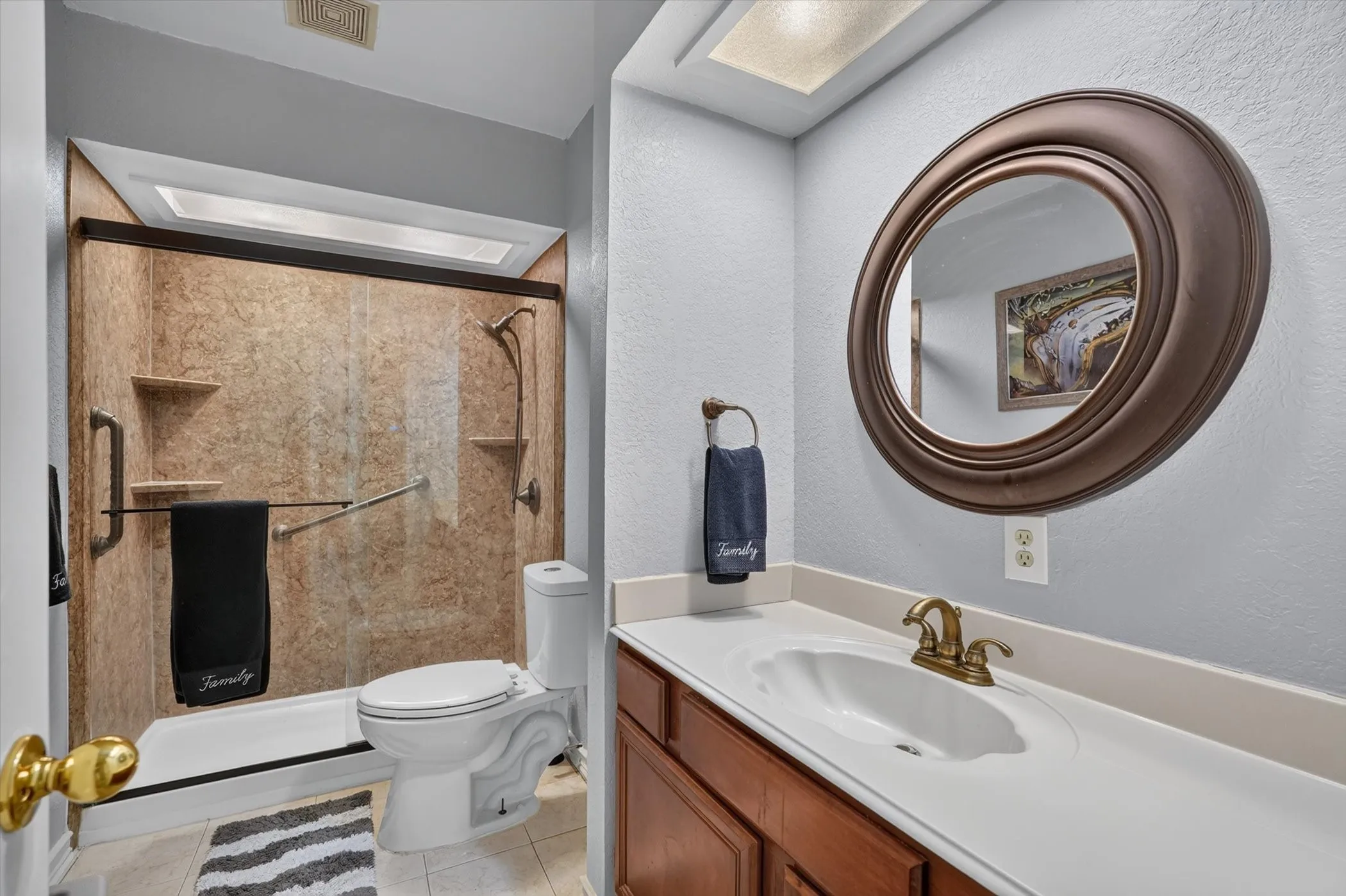 Single Family Residence For Sale in Tarrant County , 184 Oakhurst Drive, Bedford, Texas 76022, 3 Bedroom, 2 Bathroom, Garage spaces, 1,224 Sqft, built in 1963, mls#21338498, Real Estate Agent in Bedford, Homes For Sale in Tarrant county, Homes For Sale in Bedford, Realtor in Bedford Texas, Real Estate Brokerage Independent Realty Texas, Luminita Cordes Realtor