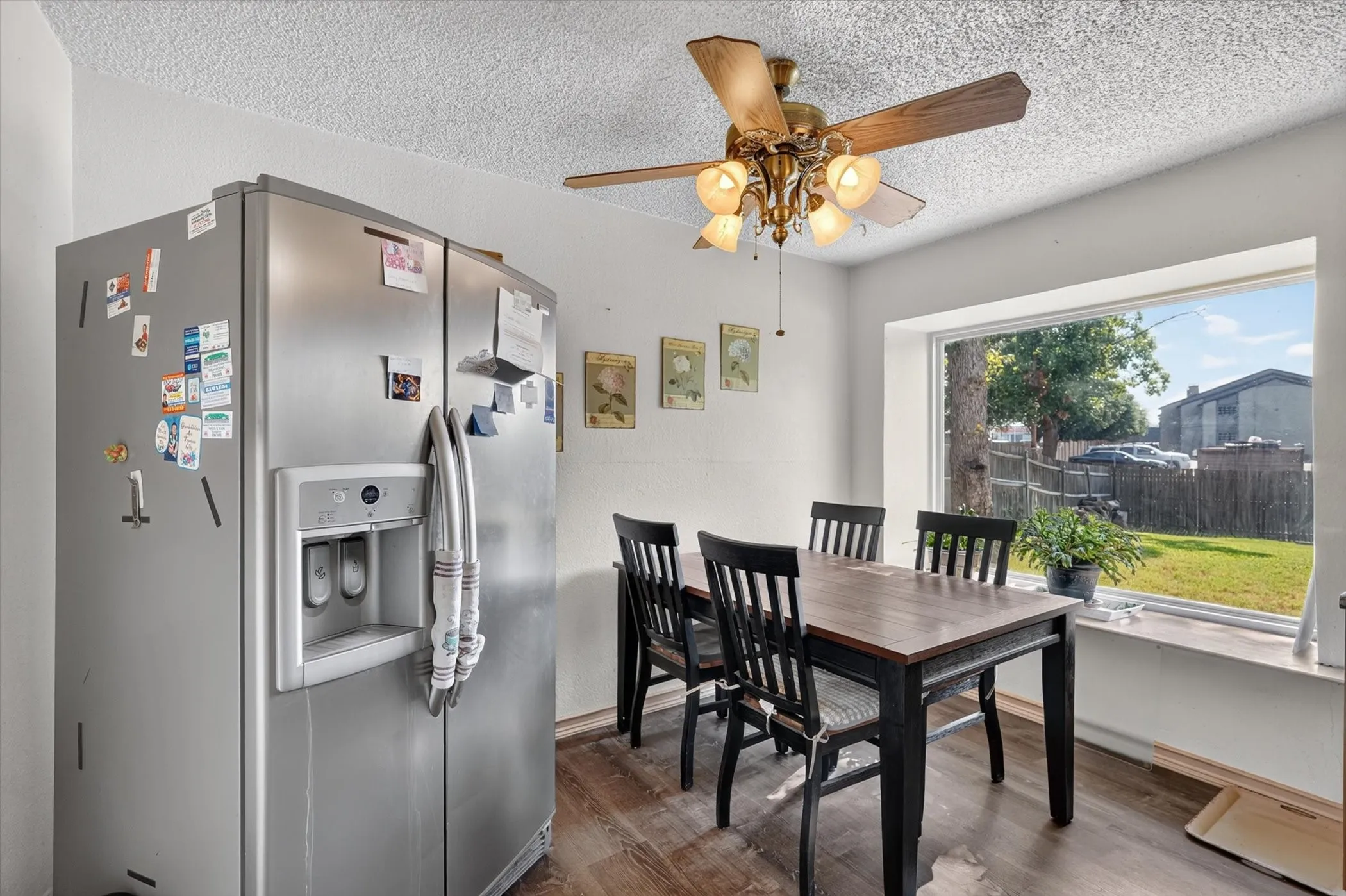 Single Family Residence For Sale in Tarrant County , 184 Oakhurst Drive, Bedford, Texas 76022, 3 Bedroom, 2 Bathroom, Garage spaces, 1,224 Sqft, built in 1963, mls#21338498, Real Estate Agent in Bedford, Homes For Sale in Tarrant county, Homes For Sale in Bedford, Realtor in Bedford Texas, Real Estate Brokerage Independent Realty Texas, Luminita Cordes Realtor