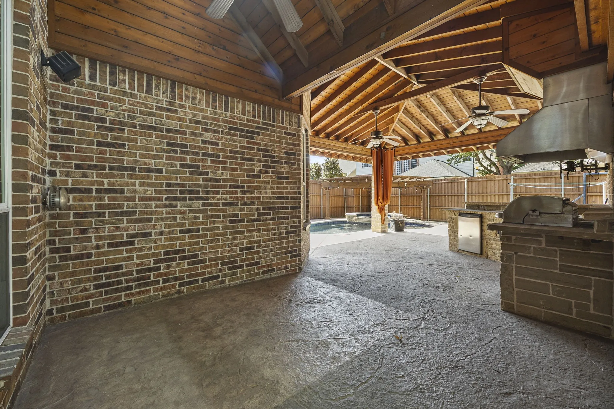 Single Family Residence For Sale in Denton County , 3187 Blue Oak Drive, Frisco, Texas 75033, 4 Bedroom, 4 Bathroom, 2 Garage spaces, 3,569 Sqft, built in 2001, mls#21339949, Real Estate Agent in Frisco, Homes For Sale in Denton county, Homes For Sale in Frisco, Realtor in Frisco Texas, Real Estate Brokerage Independent Realty Texas, Luminita Cordes Realtor