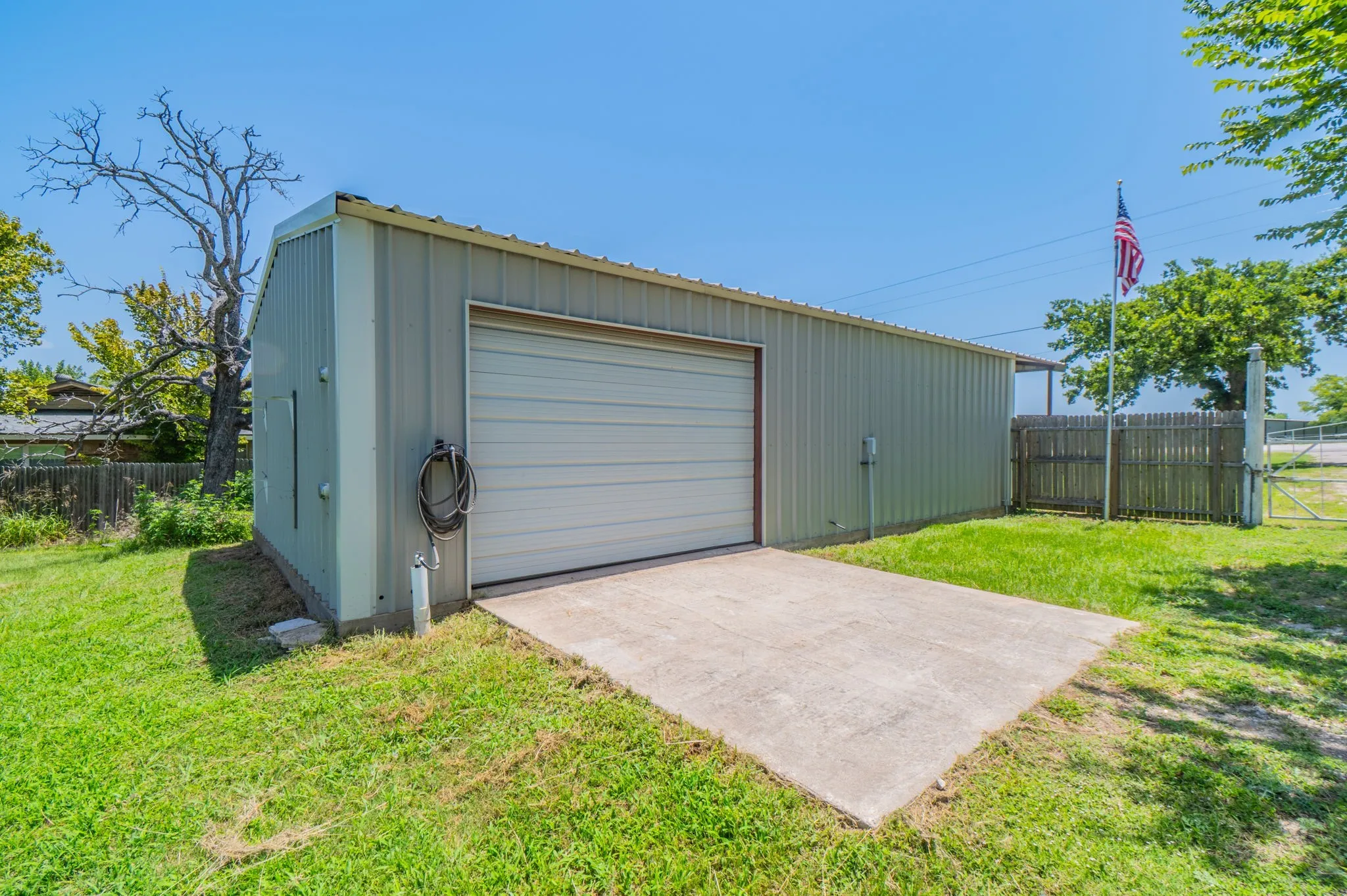 Industrial For Sale in Johnson County , 6017 E Highway 67, Alvarado, Texas 76009, 0, 0, Garage spaces, 0 Sqft, built in 1970, Price $399,900, mls#21340036, Real Estate Agent in Alvarado, Homes For Sale in Johnson county, Homes For Sale in Alvarado, Realtor in Alvarado Texas, Real Estate Brokerage Independent Realty Texas, Luminita Cordes Realtor