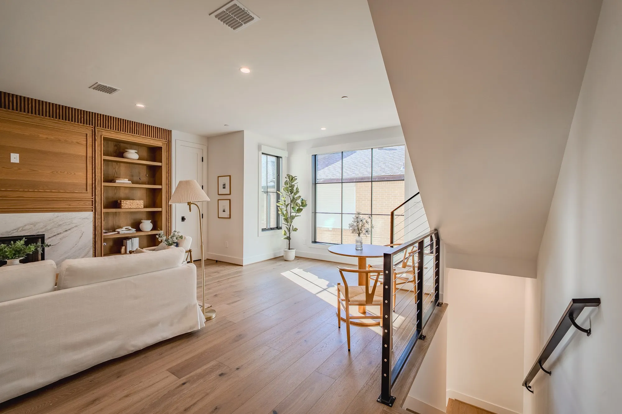 Townhouse For Rent in Dallas County , 4114 Emerson Avenue 3, University Park, Texas 75205, 2 Bedrooms, 3 Bathrooms, 2 Garage spaces, 1,807 Sqft, built in 2025, Price $7,225, mls#21333570, Real Estate Agent in University Park, Homes For Rent in Dallas county, Homes For Rent in University Park, Realtor in University Park Texas, Real Estate Brokerage Independent Realty Texas, Luminita Cordes Realtor