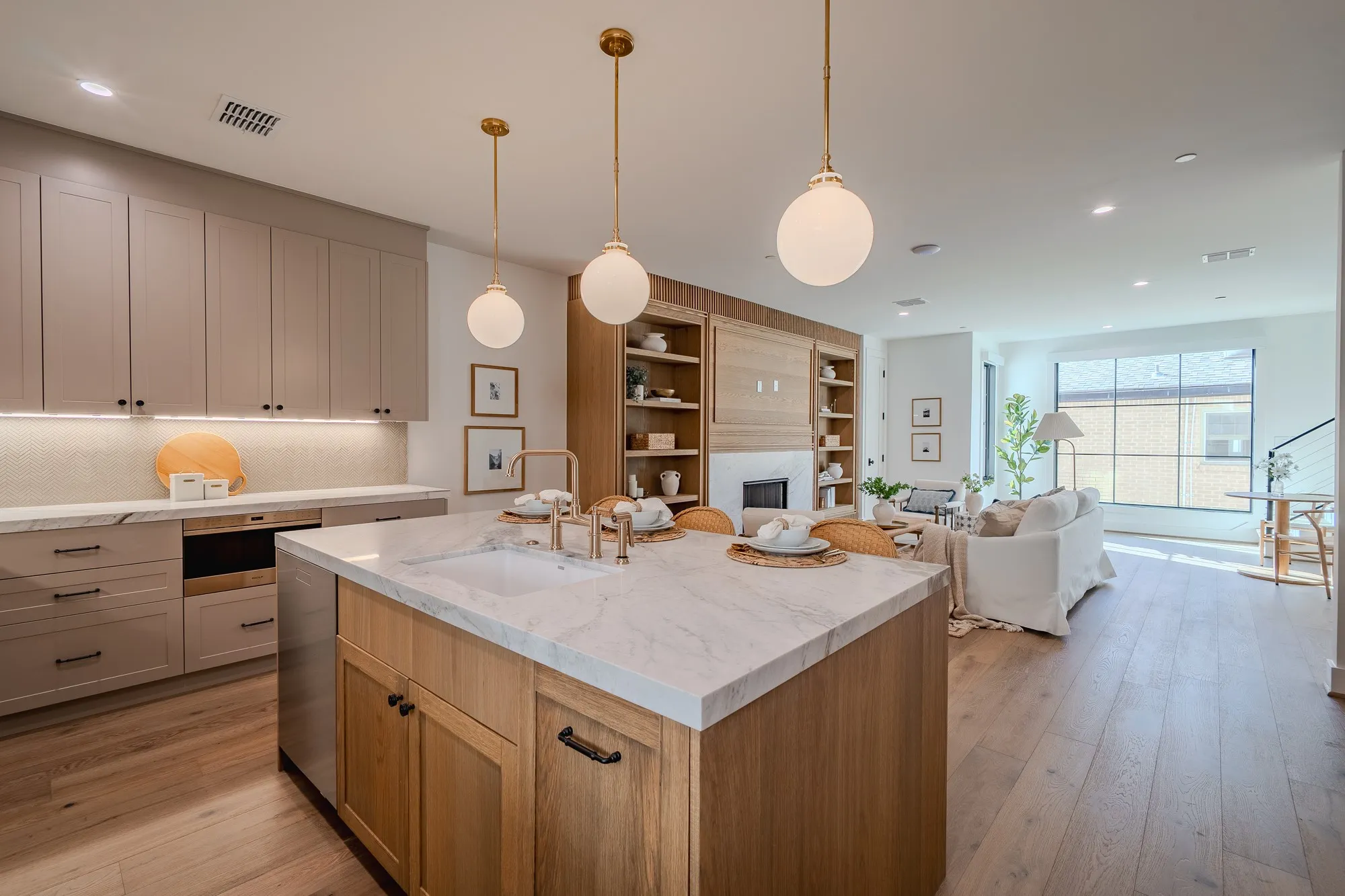Townhouse For Rent in Dallas County , 4114 Emerson Avenue 3, University Park, Texas 75205, 2 Bedrooms, 3 Bathrooms, 2 Garage spaces, 1,807 Sqft, built in 2025, Price $7,225, mls#21333570, Real Estate Agent in University Park, Homes For Rent in Dallas county, Homes For Rent in University Park, Realtor in University Park Texas, Real Estate Brokerage Independent Realty Texas, Luminita Cordes Realtor
