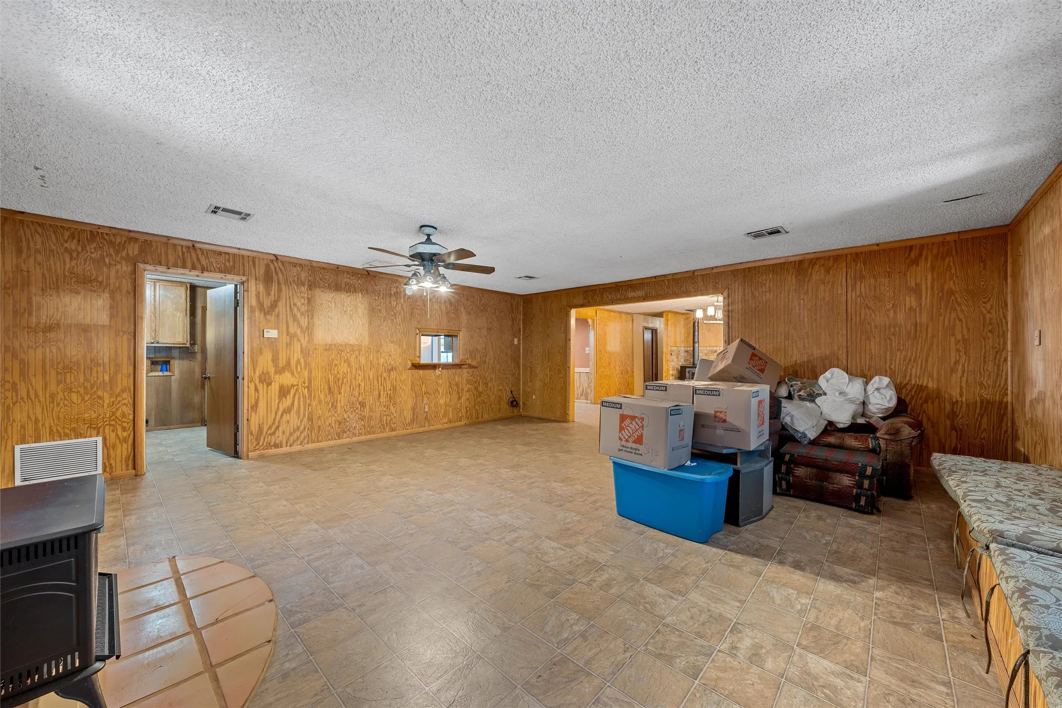 Single Family Residence For Sale in Mc Lennan County , 429 Wildwood Trail, Robinson, Texas 76655, 3 Bedroom, 2 Bathroom, Garage spaces, 1,886 Sqft, built in 1985, mls#21340030, Real Estate Agent in Robinson, Homes For Sale in Mc Lennan county, Homes For Sale in Robinson, Realtor in Robinson Texas, Real Estate Brokerage Independent Realty Texas, Luminita Cordes Realtor