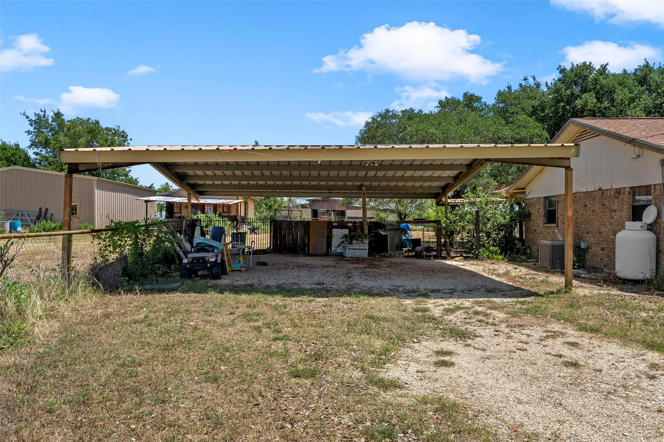 Single Family Residence For Sale in Mc Lennan County , 429 Wildwood Trail, Robinson, Texas 76655, 3 Bedroom, 2 Bathroom, Garage spaces, 1,886 Sqft, built in 1985, mls#21340030, Real Estate Agent in Robinson, Homes For Sale in Mc Lennan county, Homes For Sale in Robinson, Realtor in Robinson Texas, Real Estate Brokerage Independent Realty Texas, Luminita Cordes Realtor