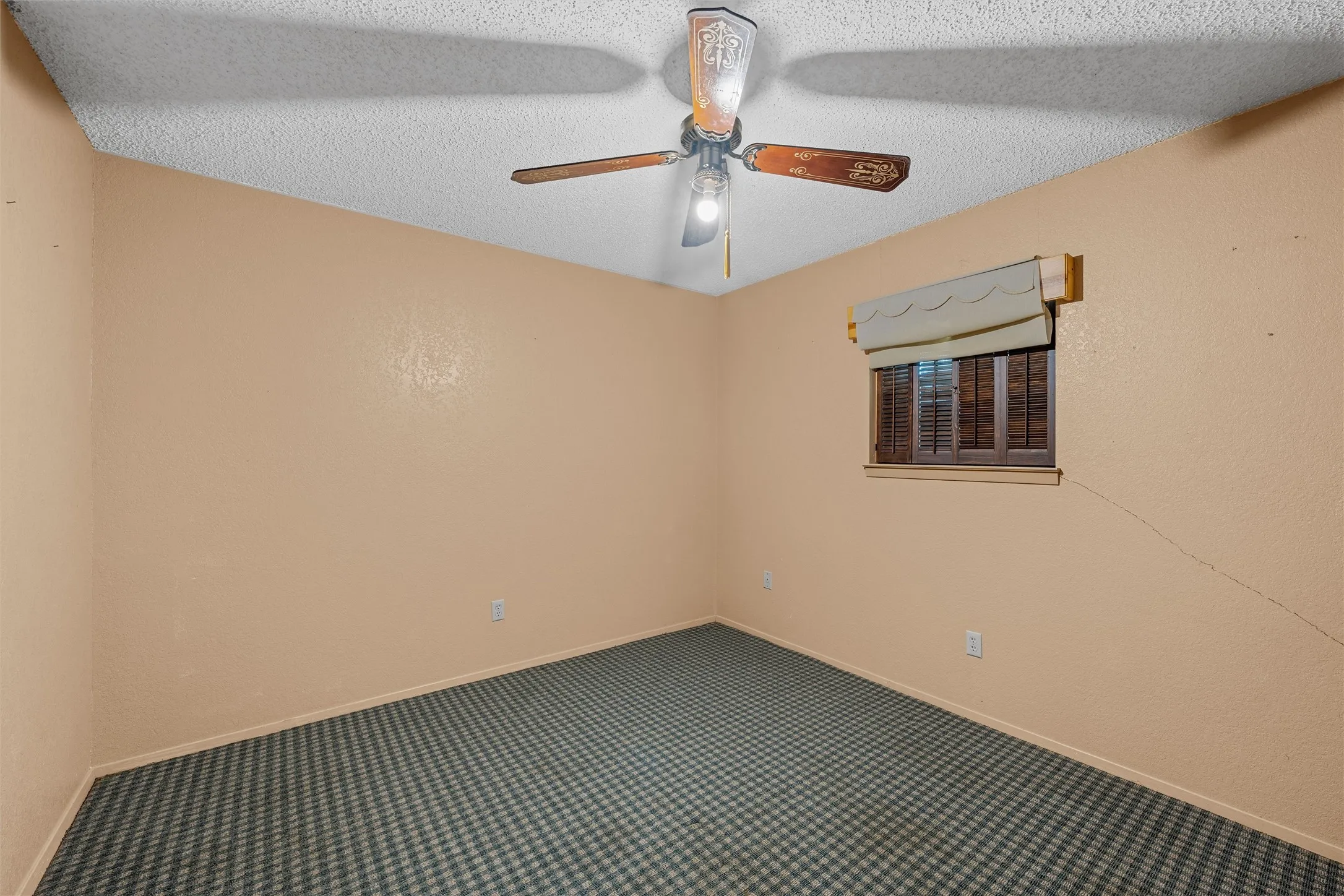 Single Family Residence For Sale in Mc Lennan County , 429 Wildwood Trail, Robinson, Texas 76655, 3 Bedroom, 2 Bathroom, Garage spaces, 1,886 Sqft, built in 1985, mls#21340030, Real Estate Agent in Robinson, Homes For Sale in Mc Lennan county, Homes For Sale in Robinson, Realtor in Robinson Texas, Real Estate Brokerage Independent Realty Texas, Luminita Cordes Realtor