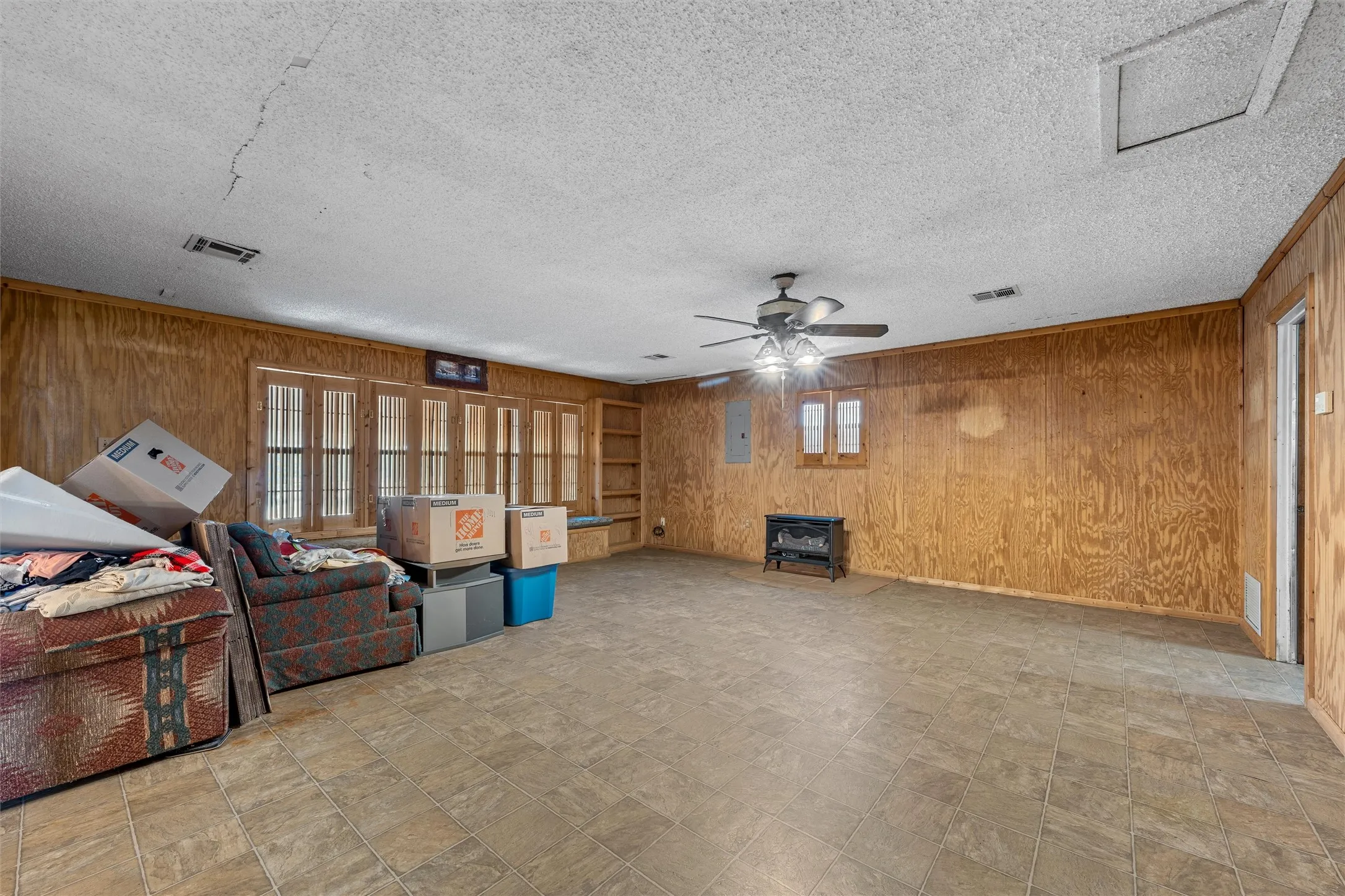 Single Family Residence For Sale in Mc Lennan County , 429 Wildwood Trail, Robinson, Texas 76655, 3 Bedroom, 2 Bathroom, Garage spaces, 1,886 Sqft, built in 1985, mls#21340030, Real Estate Agent in Robinson, Homes For Sale in Mc Lennan county, Homes For Sale in Robinson, Realtor in Robinson Texas, Real Estate Brokerage Independent Realty Texas, Luminita Cordes Realtor