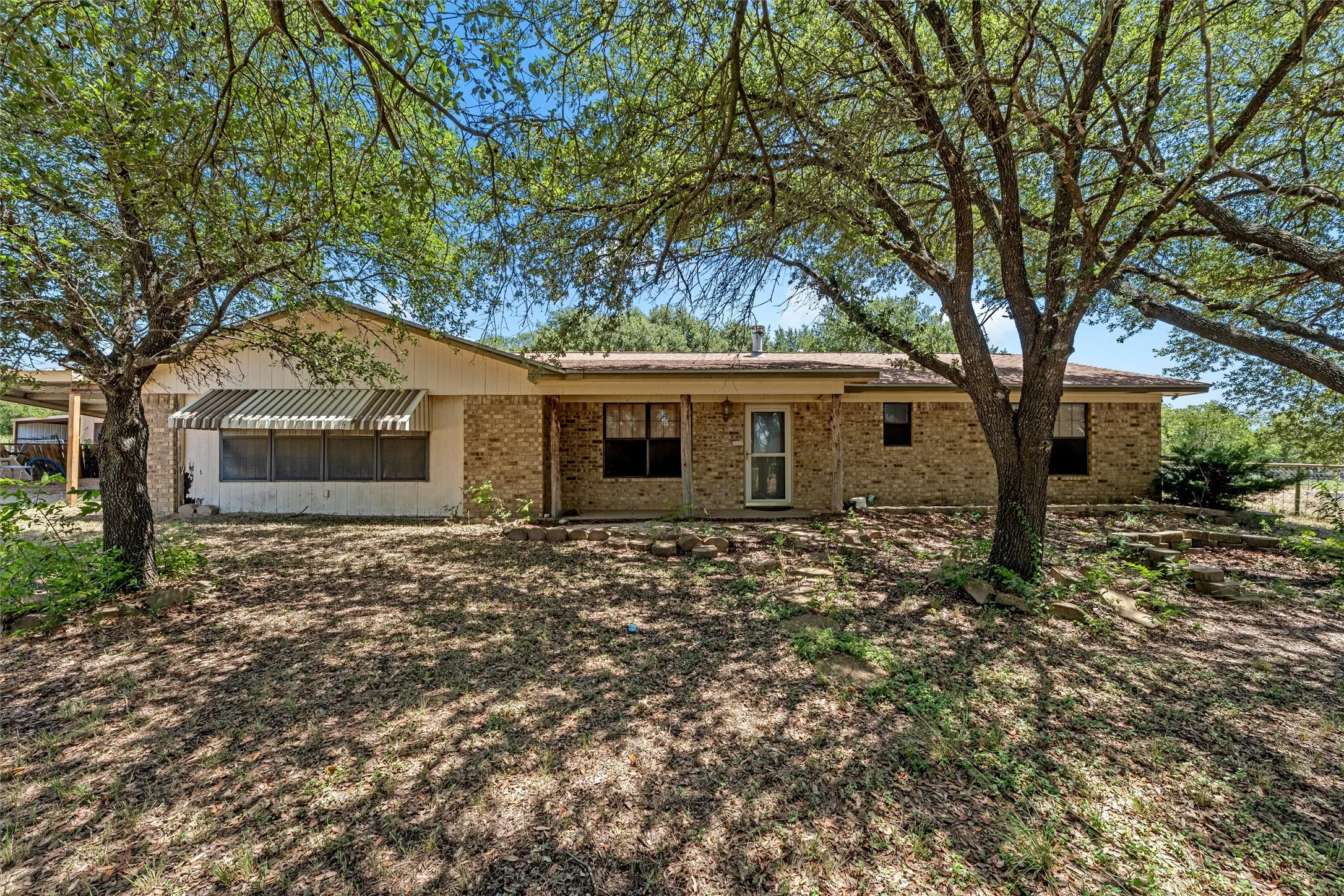 Single Family Residence For Sale in Mc Lennan County , 429 Wildwood Trail, Robinson, Texas 76655, 3 Bedroom, 2 Bathroom, Garage spaces, 1,886 Sqft, built in 1985, mls#21340030, Real Estate Agent in Robinson, Homes For Sale in Mc Lennan county, Homes For Sale in Robinson, Realtor in Robinson Texas, Real Estate Brokerage Independent Realty Texas, Luminita Cordes Realtor