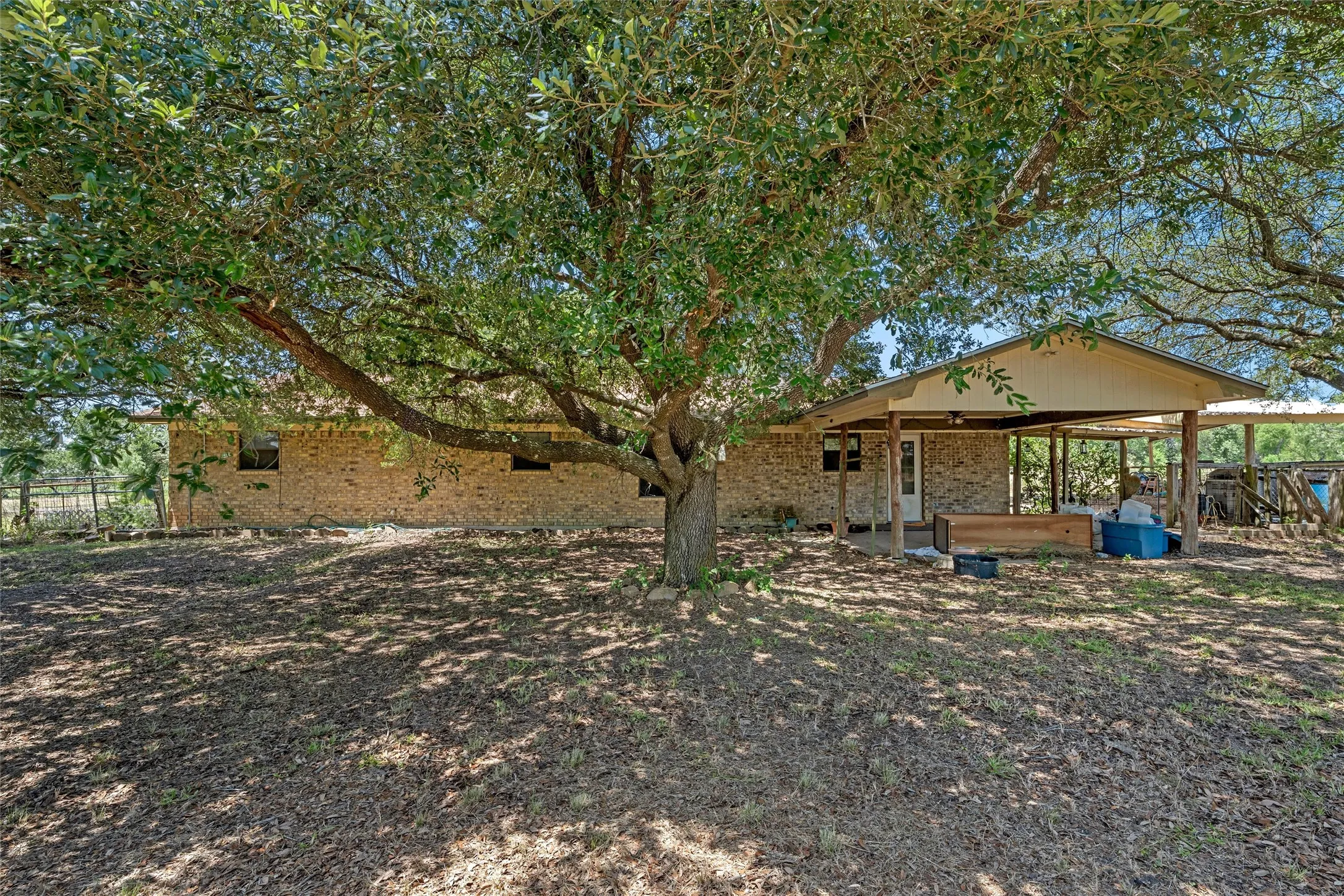 Single Family Residence For Sale in Mc Lennan County , 429 Wildwood Trail, Robinson, Texas 76655, 3 Bedroom, 2 Bathroom, Garage spaces, 1,886 Sqft, built in 1985, mls#21340030, Real Estate Agent in Robinson, Homes For Sale in Mc Lennan county, Homes For Sale in Robinson, Realtor in Robinson Texas, Real Estate Brokerage Independent Realty Texas, Luminita Cordes Realtor