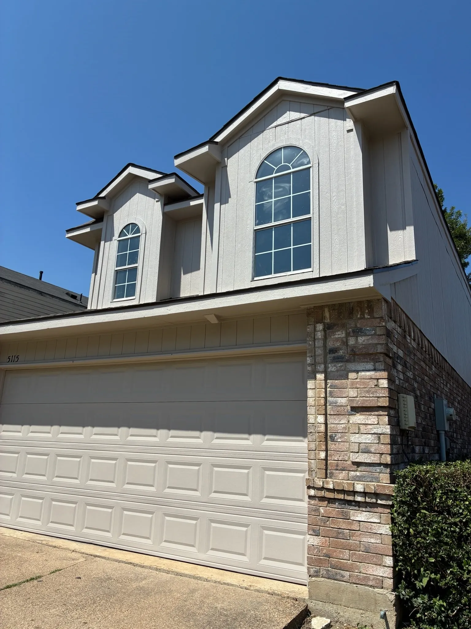 Single Family Residence For Sale in Dallas County , 5115 Wedgewood Drive, Garland, Texas 75043, 4 Bedroom, 2 Bathroom, 2 Garage spaces, 1,389 Sqft, built in 1992, mls#21340054, Real Estate Agent in Garland, Homes For Sale in Dallas county, Homes For Sale in Garland, Realtor in Garland Texas, Real Estate Brokerage Independent Realty Texas, Luminita Cordes Realtor