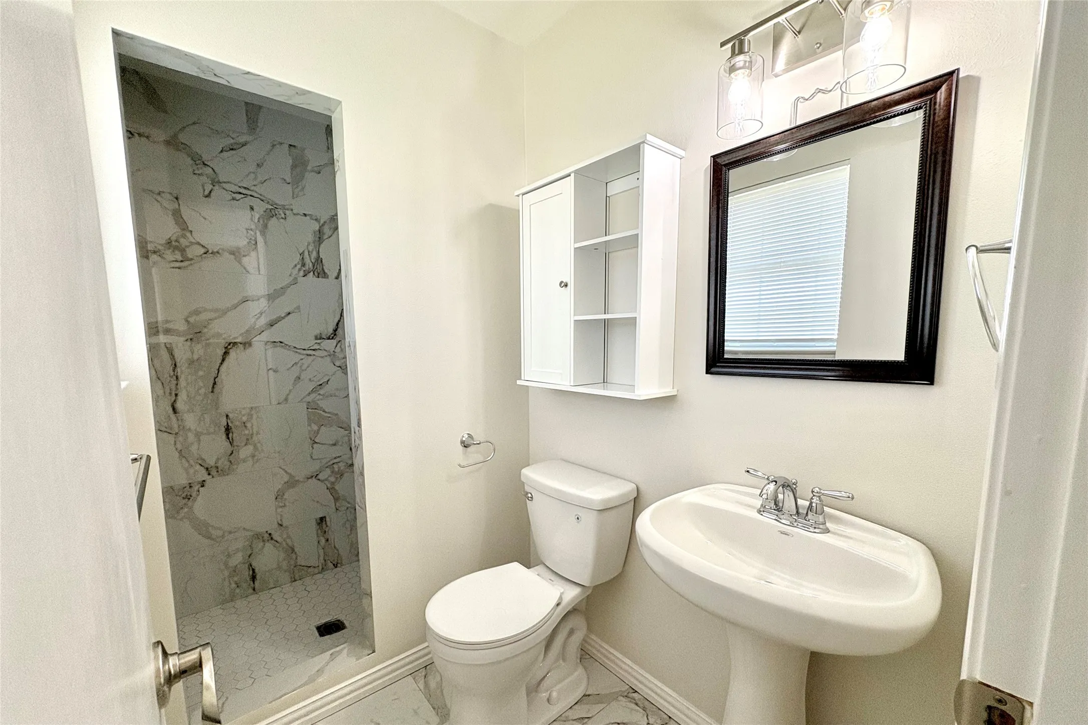 Single Family Residence For Sale in Dallas County , 601 Carpenter Drive, Garland, Texas 75040, 3 Bedroom, 2 Bathroom, 1 Garage spaces, 1,222 Sqft, built in 1966, mls#21339535, Real Estate Agent in Garland, Homes For Sale in Dallas county, Homes For Sale in Garland, Realtor in Garland Texas, Real Estate Brokerage Independent Realty Texas, Luminita Cordes Realtor